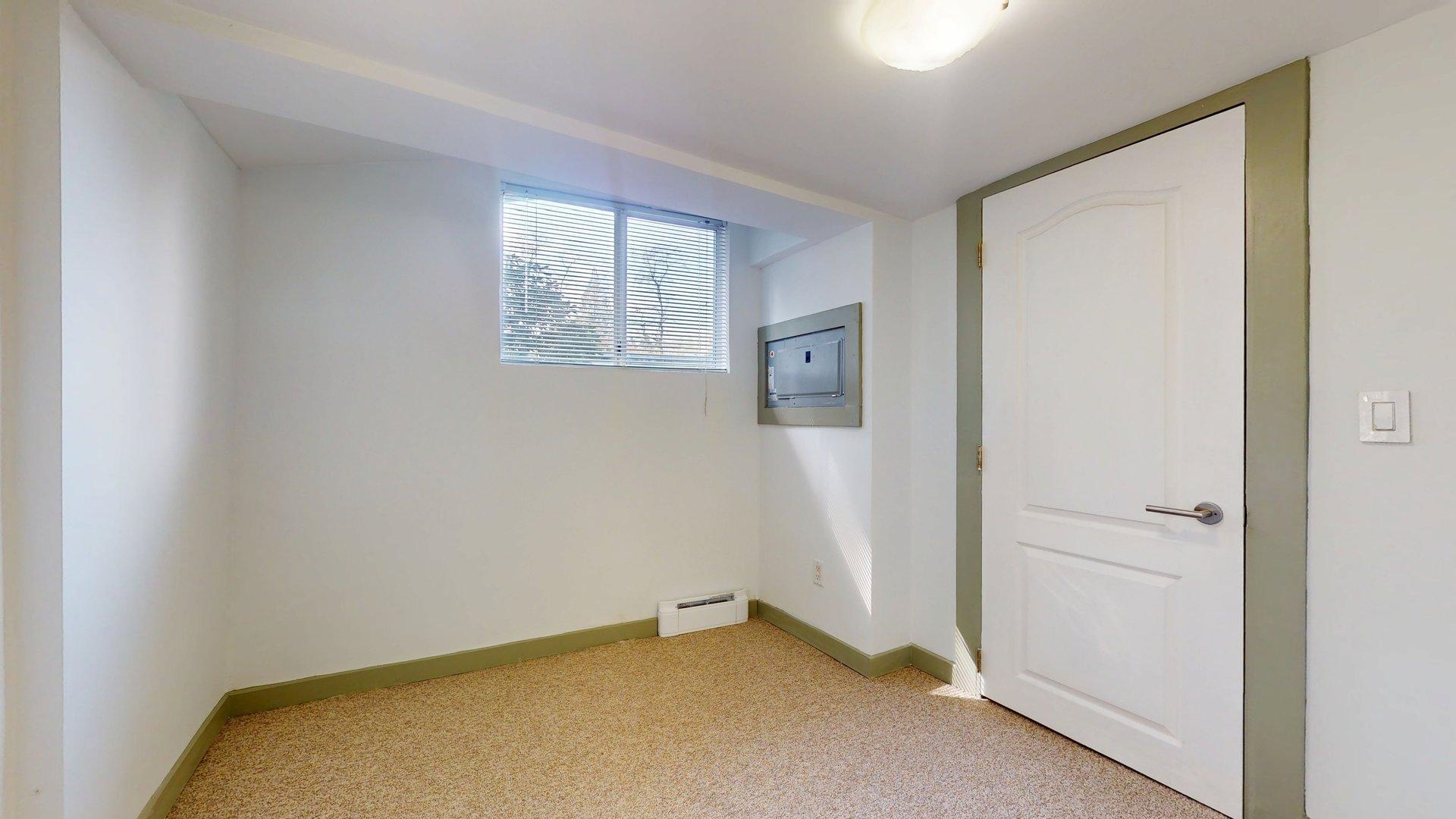 20 40022 GOVERNMENT ROAD Unit: 20