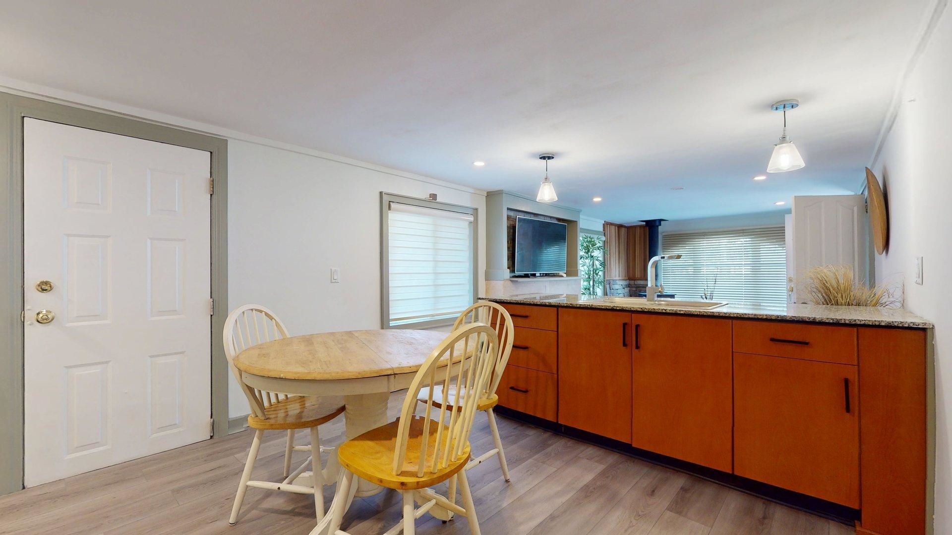 20 40022 GOVERNMENT ROAD Unit: 20