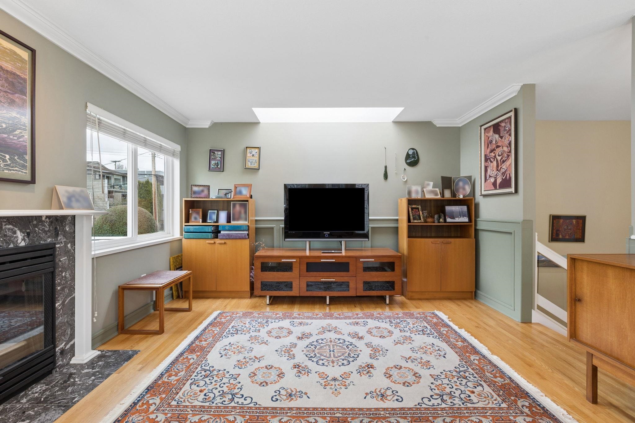2333 BELLEVUE AVENUE