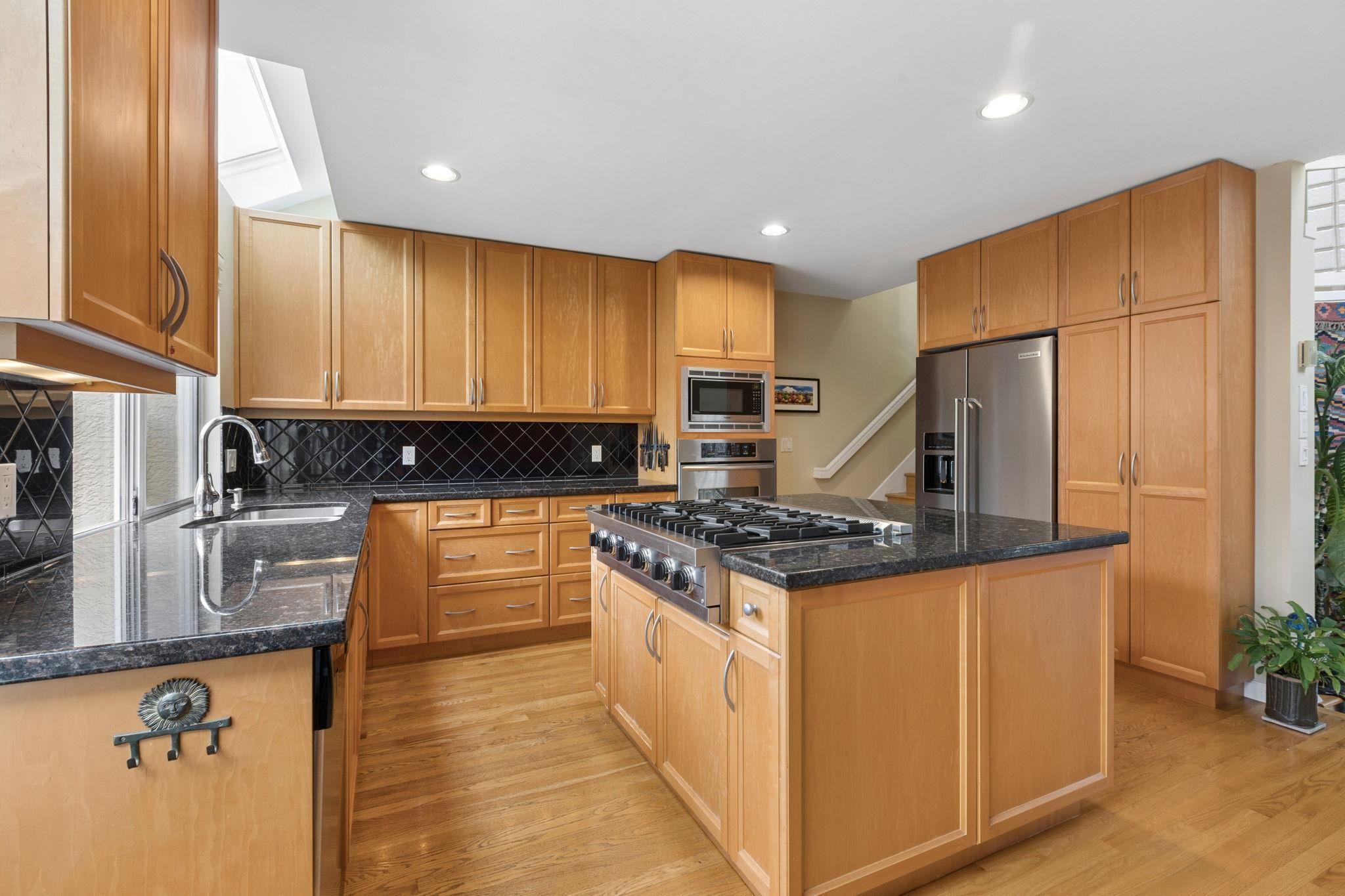 2333 BELLEVUE AVENUE