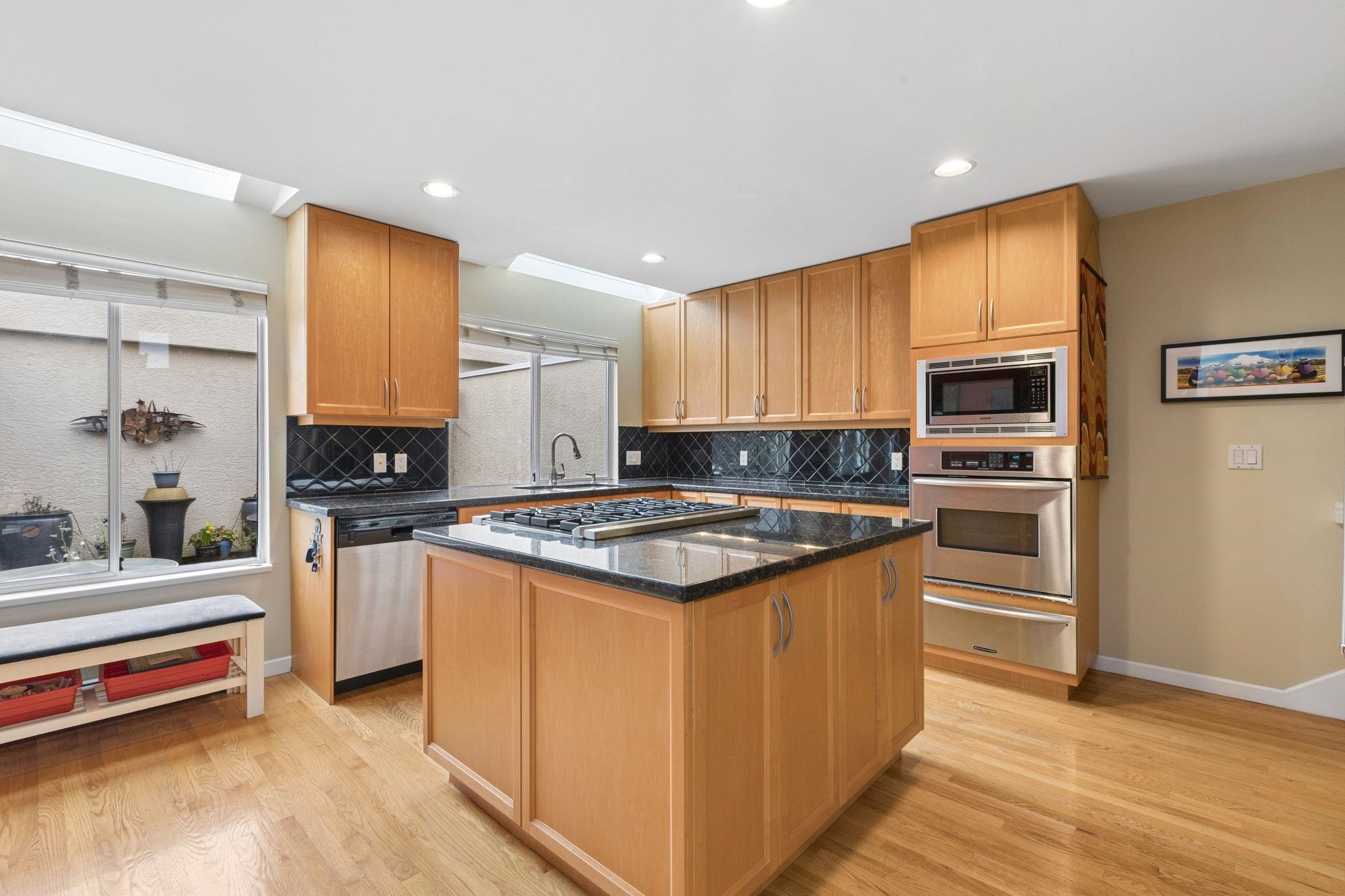 2333 BELLEVUE AVENUE