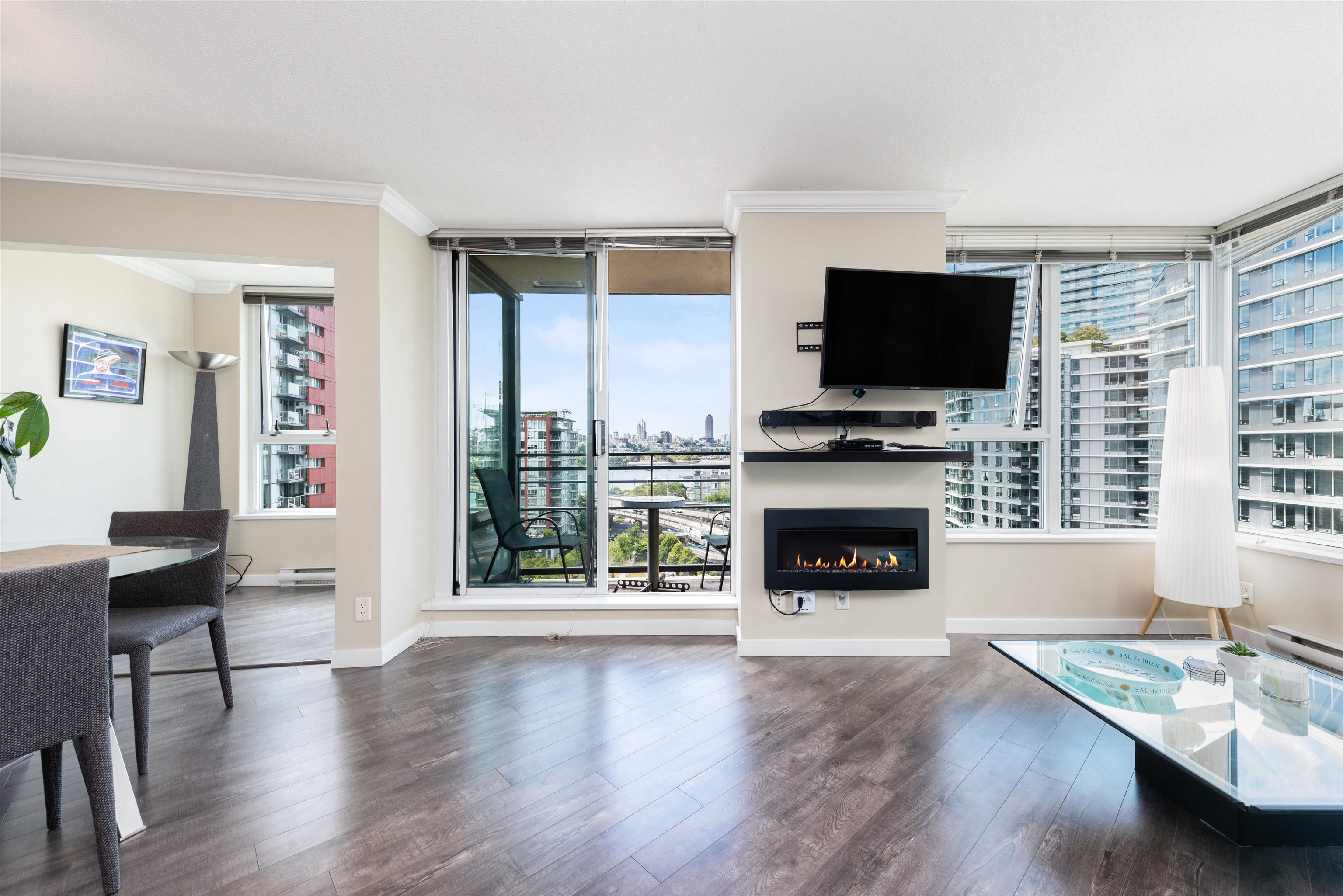 1606 33 SMITHE STREET Unit: 1606