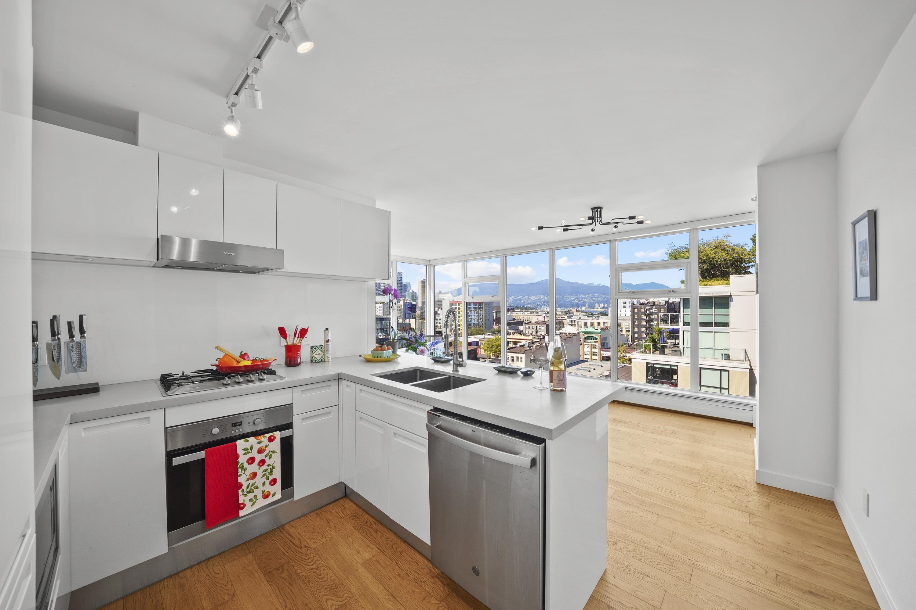 1205 188 KEEFER STREET Unit: 1205