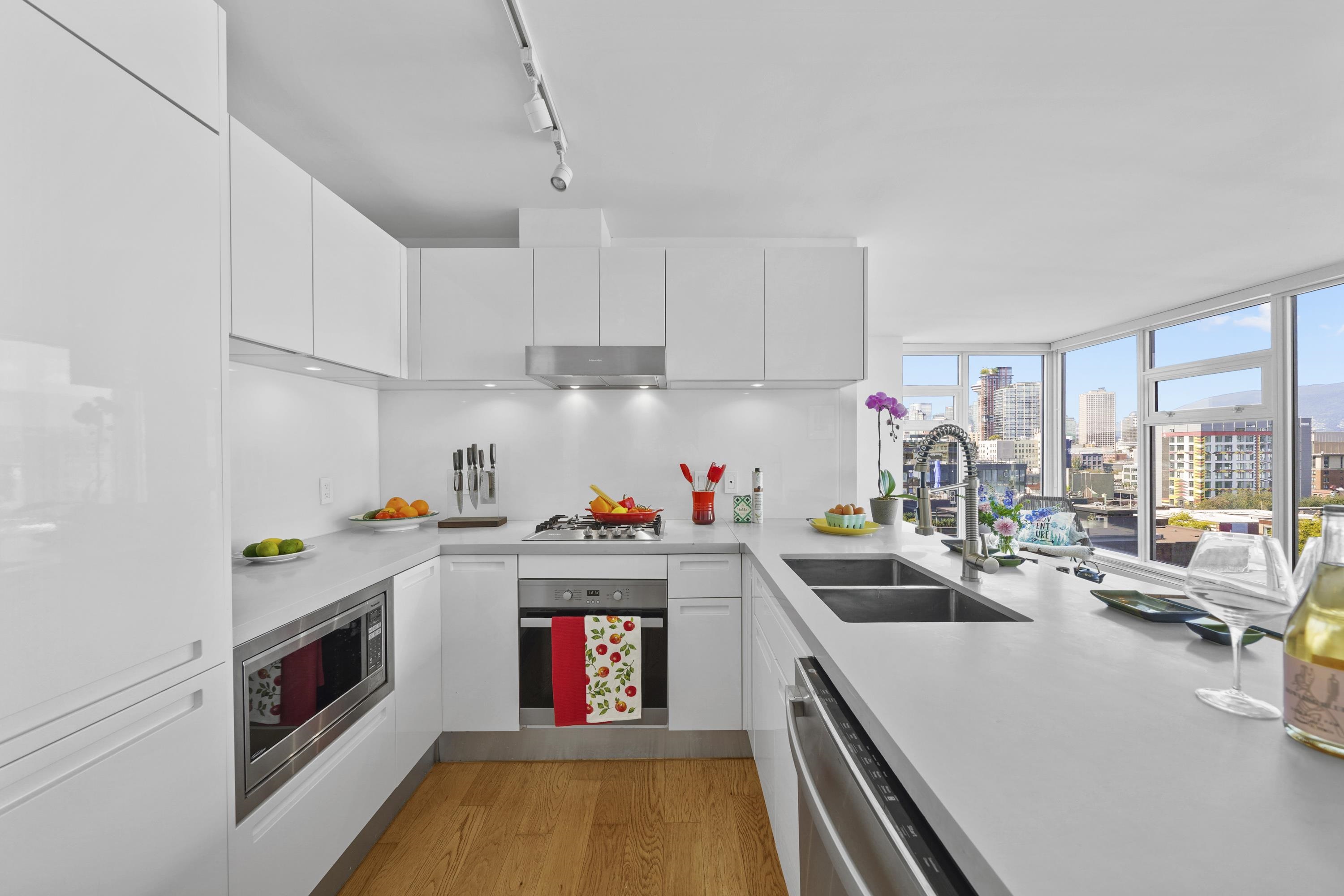1205 188 KEEFER STREET Unit: 1205