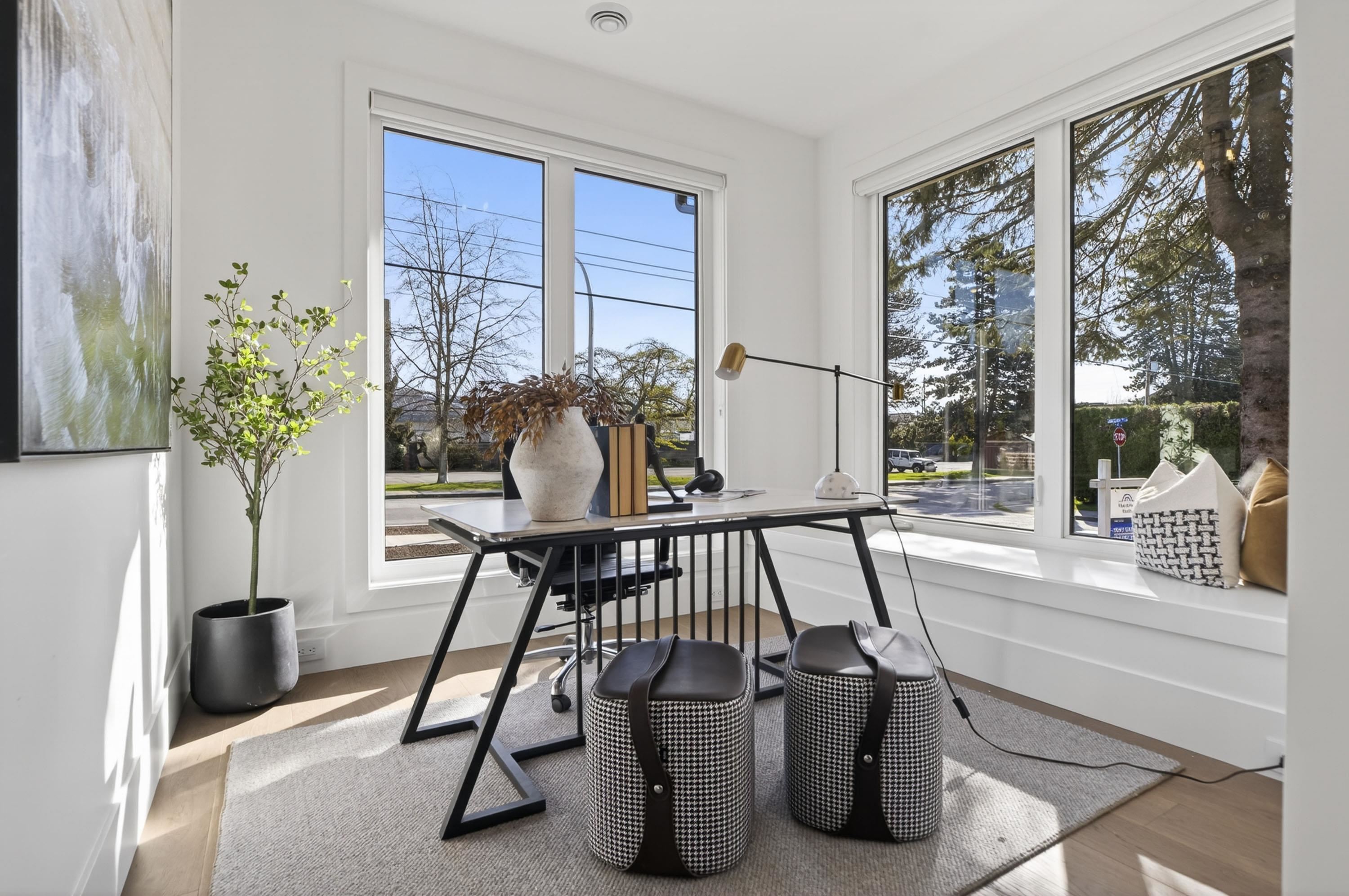 2 902 FIRST STREET Unit: 2