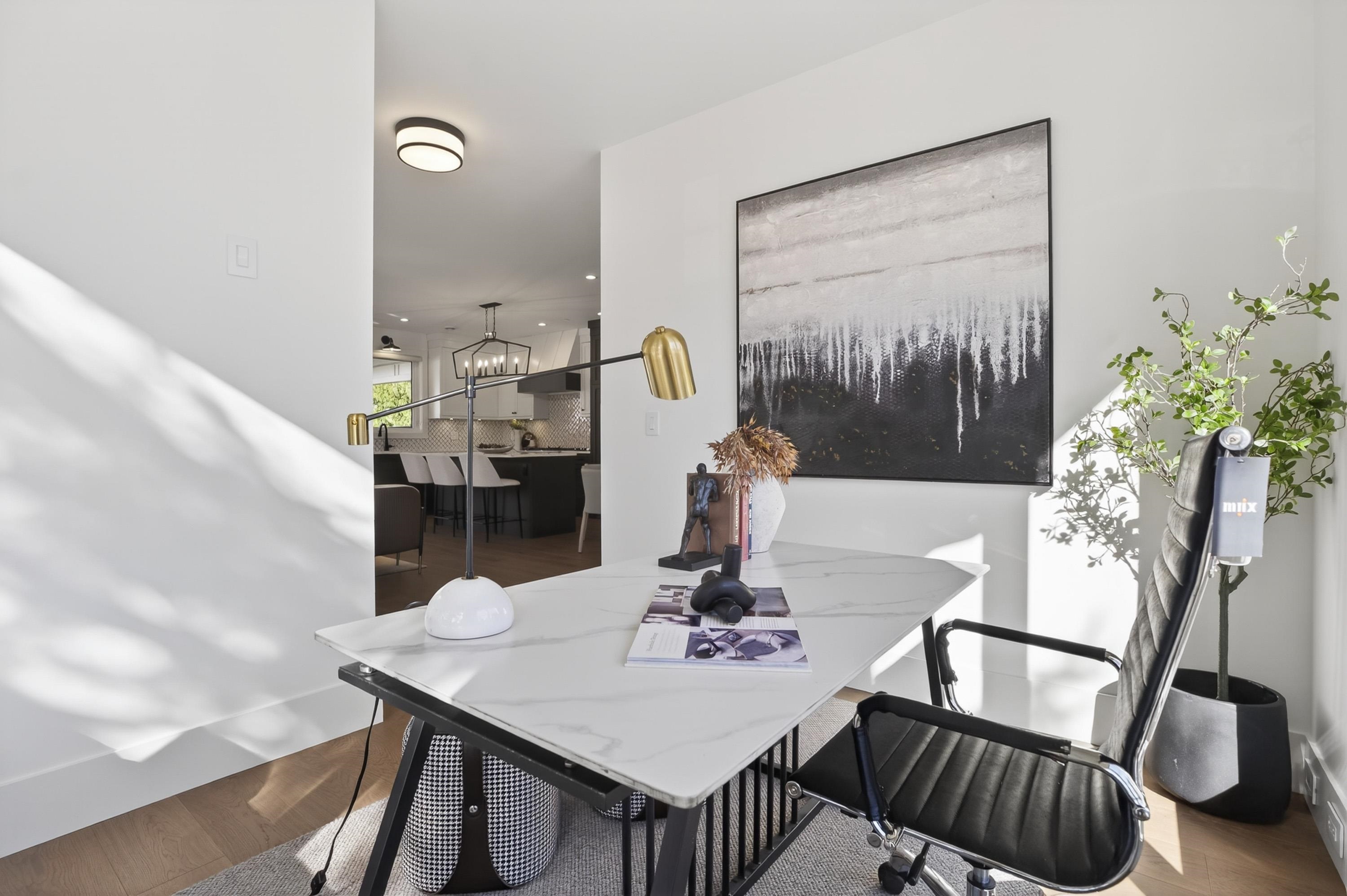 2 902 FIRST STREET Unit: 2
