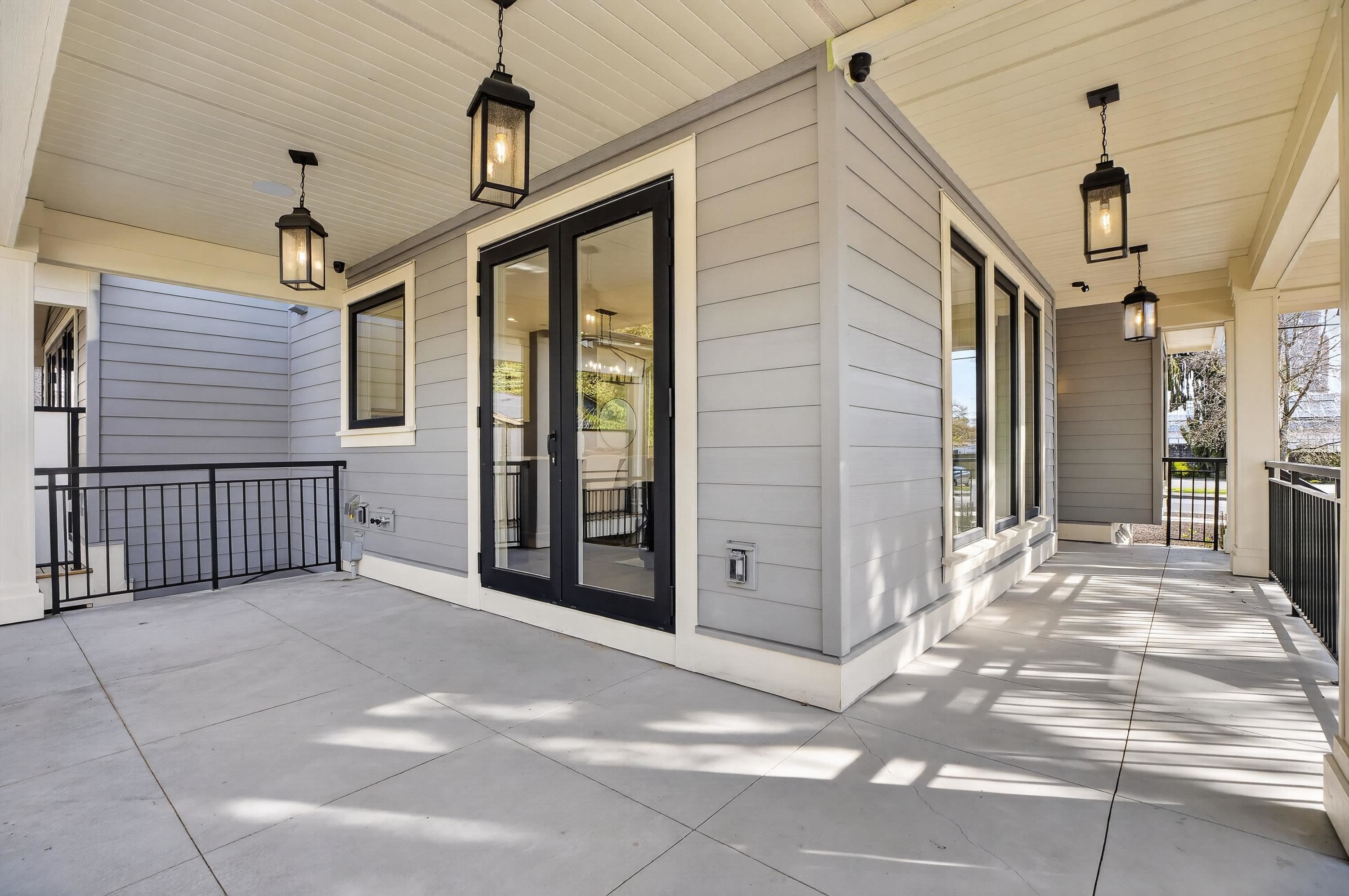 2 902 FIRST STREET Unit: 2