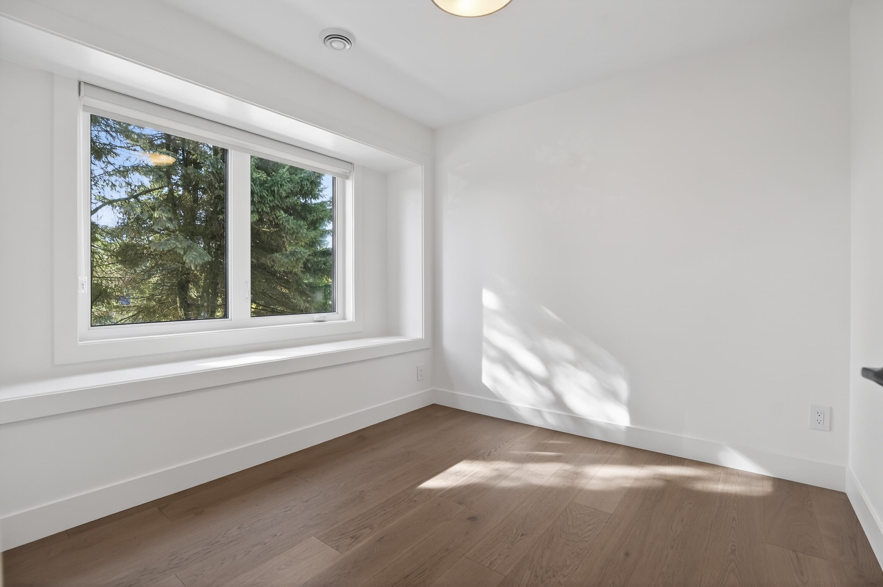 2 902 FIRST STREET Unit: 2