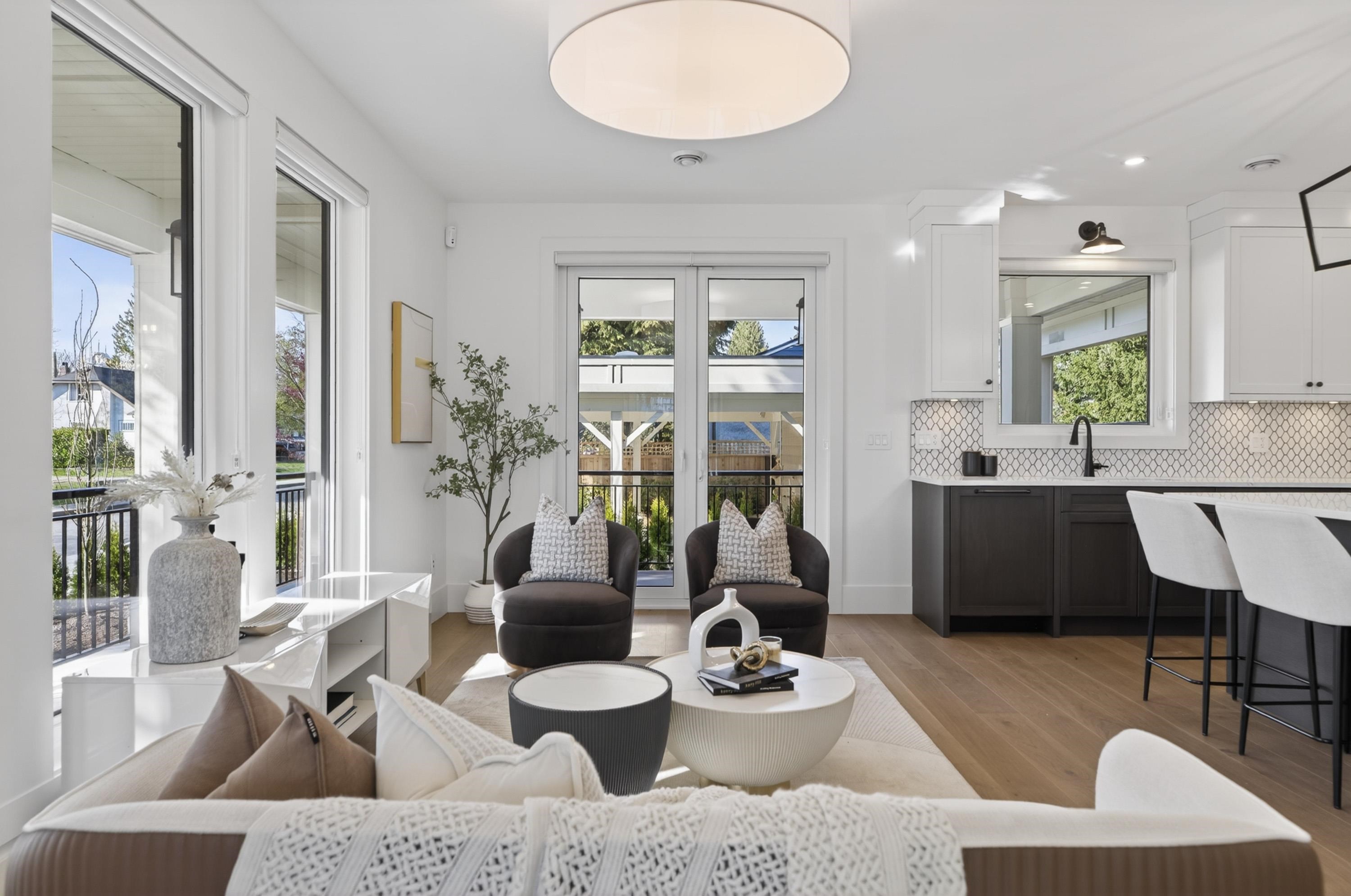 2 902 FIRST STREET Unit: 2