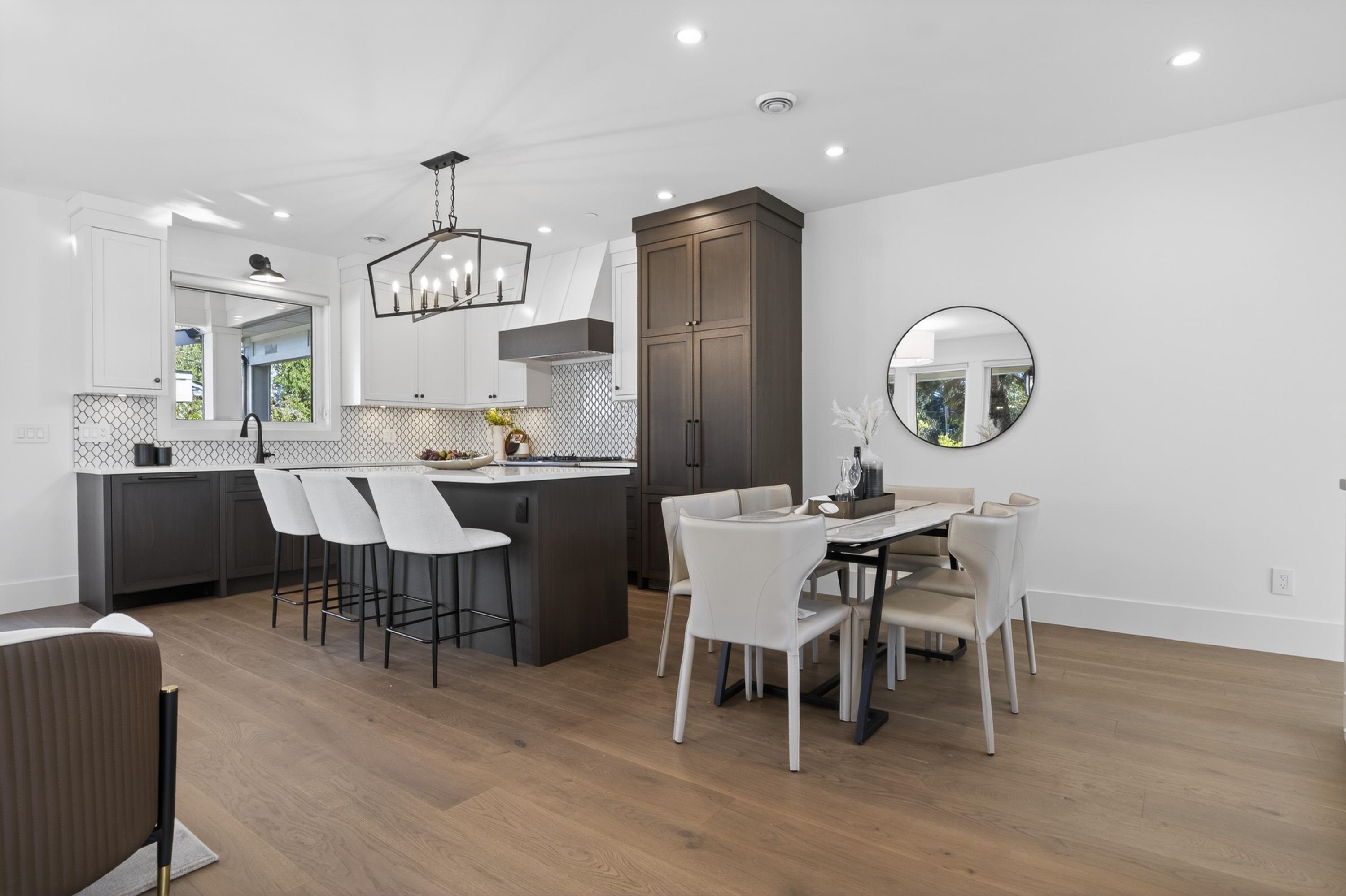 2 902 FIRST STREET Unit: 2