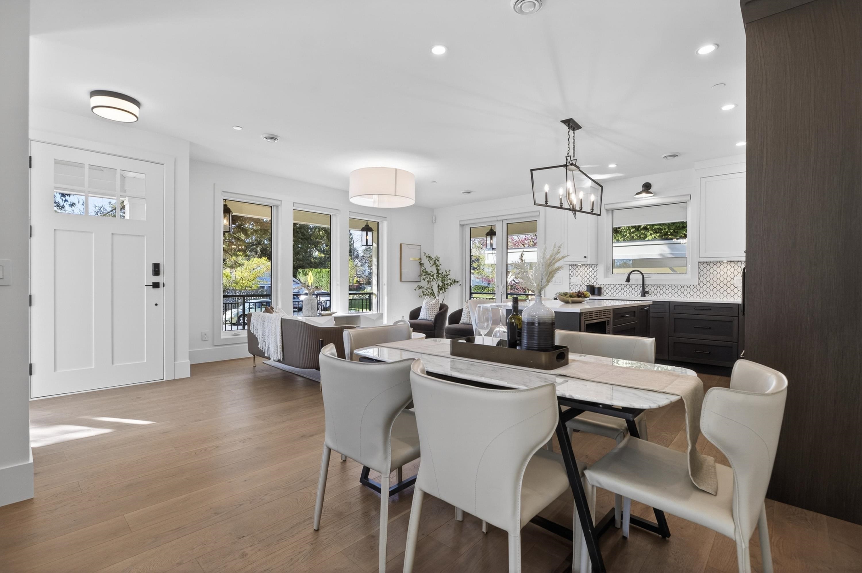 2 902 FIRST STREET Unit: 2