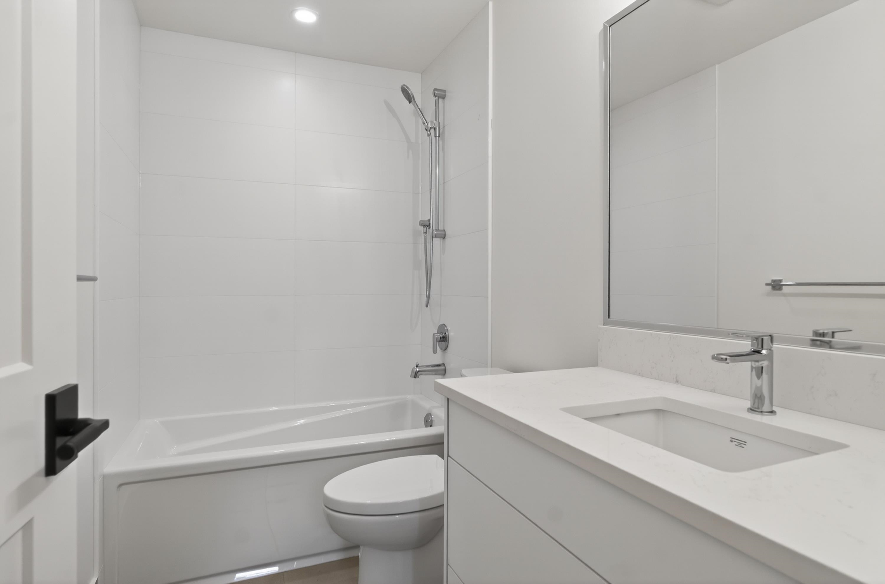 2 902 FIRST STREET Unit: 2