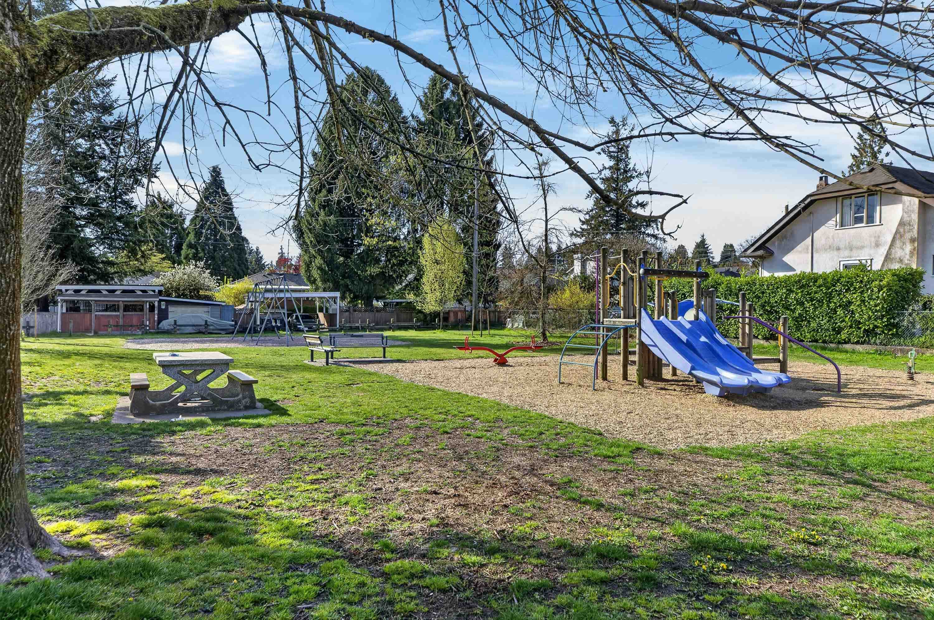 2 902 FIRST STREET Unit: 2