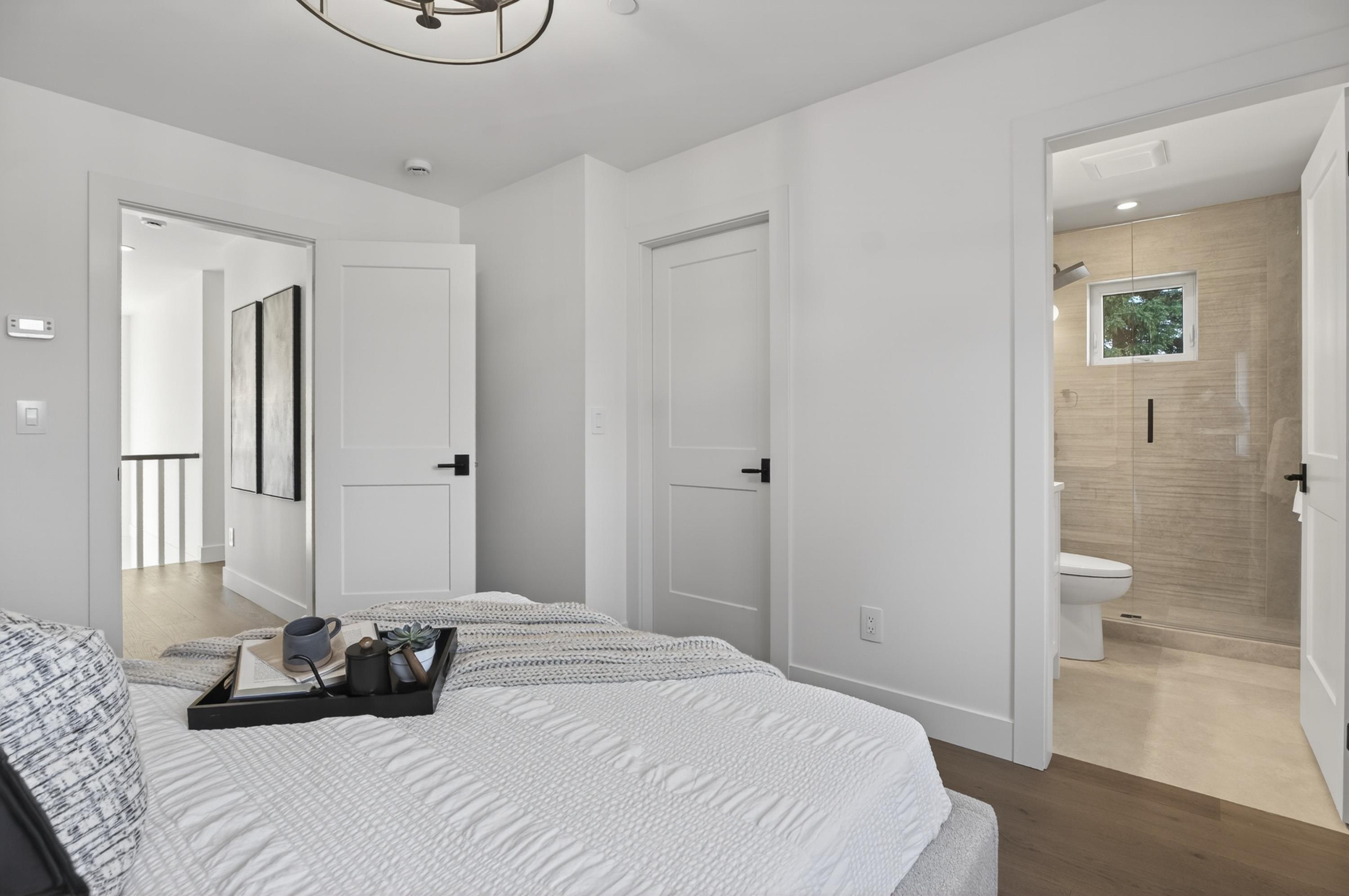 2 902 FIRST STREET Unit: 2