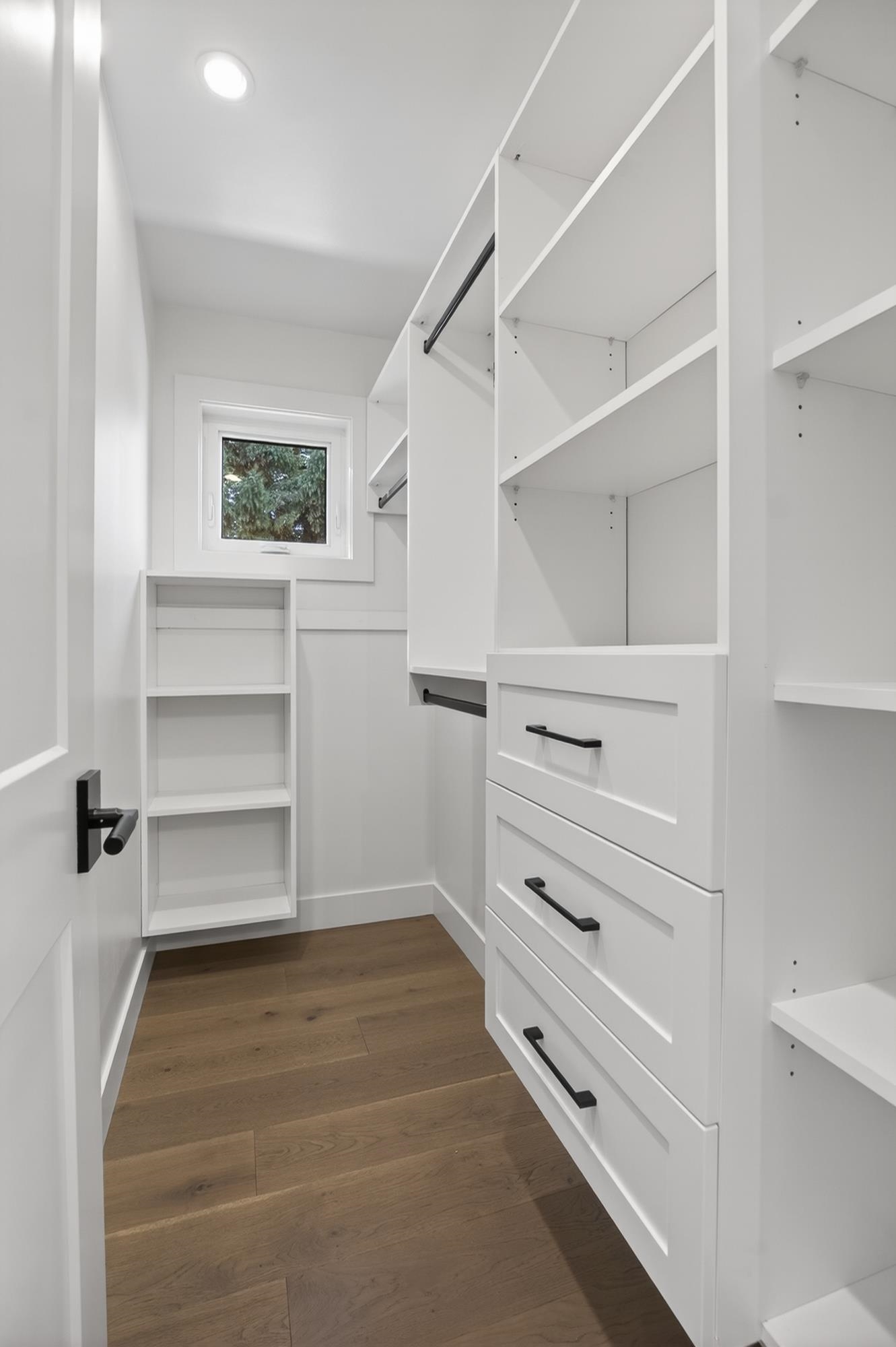 2 902 FIRST STREET Unit: 2