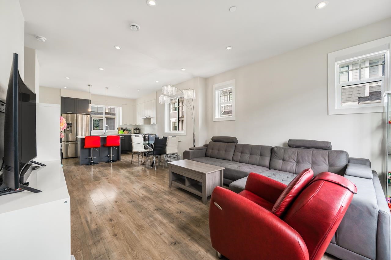 12 189 WOOD STREET Unit: 12