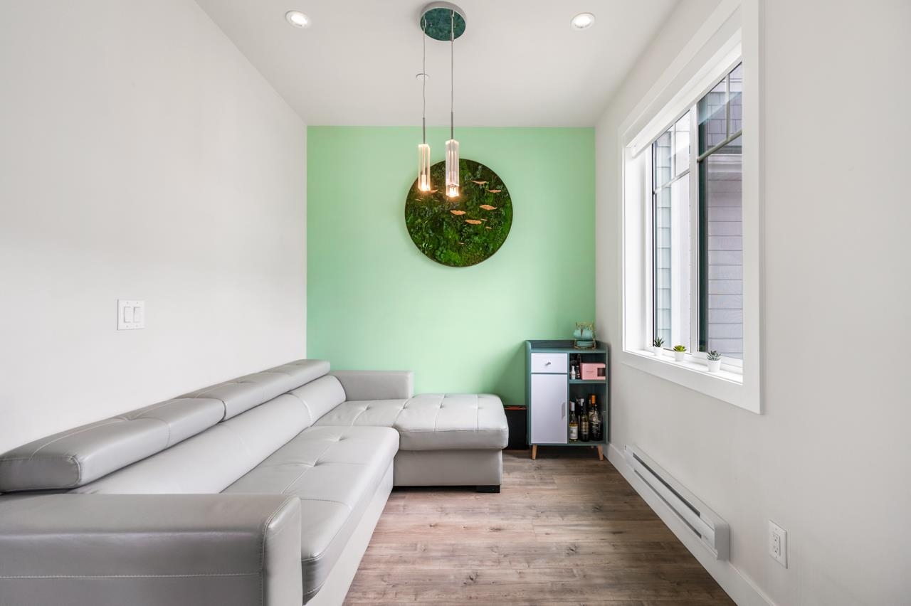 12 189 WOOD STREET Unit: 12