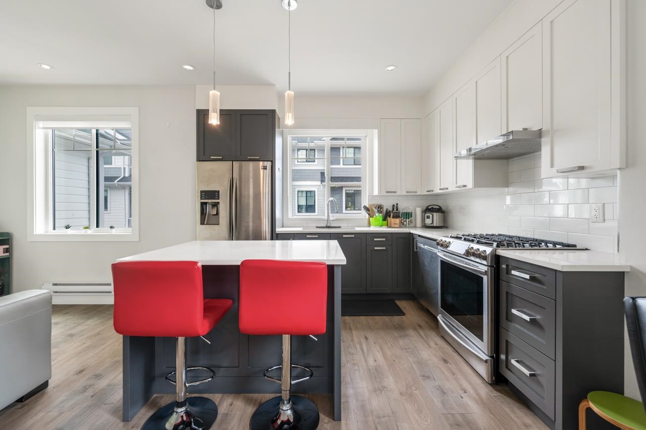 12 189 WOOD STREET Unit: 12