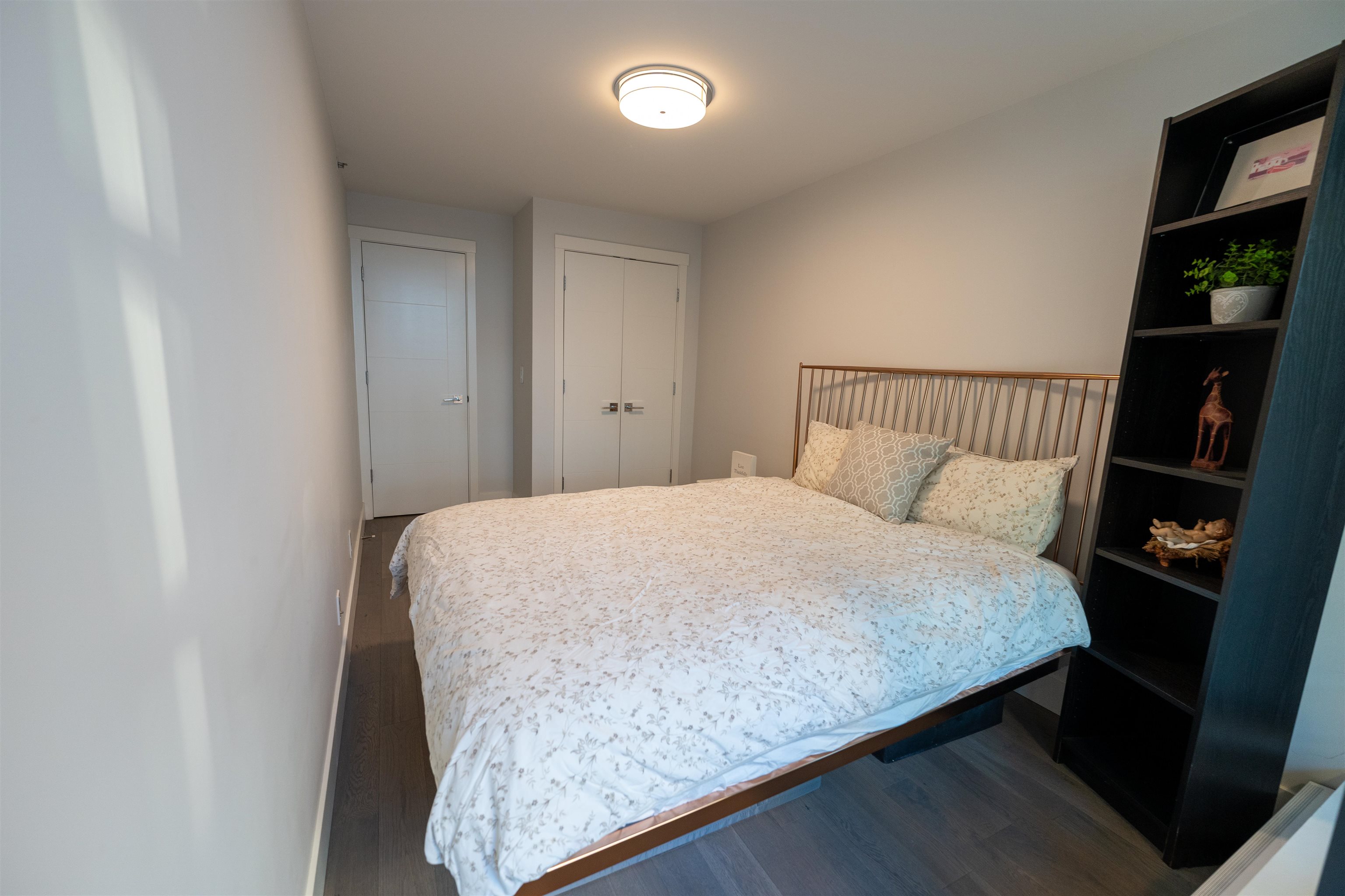 201 289 DRAKE STREET Unit: 201