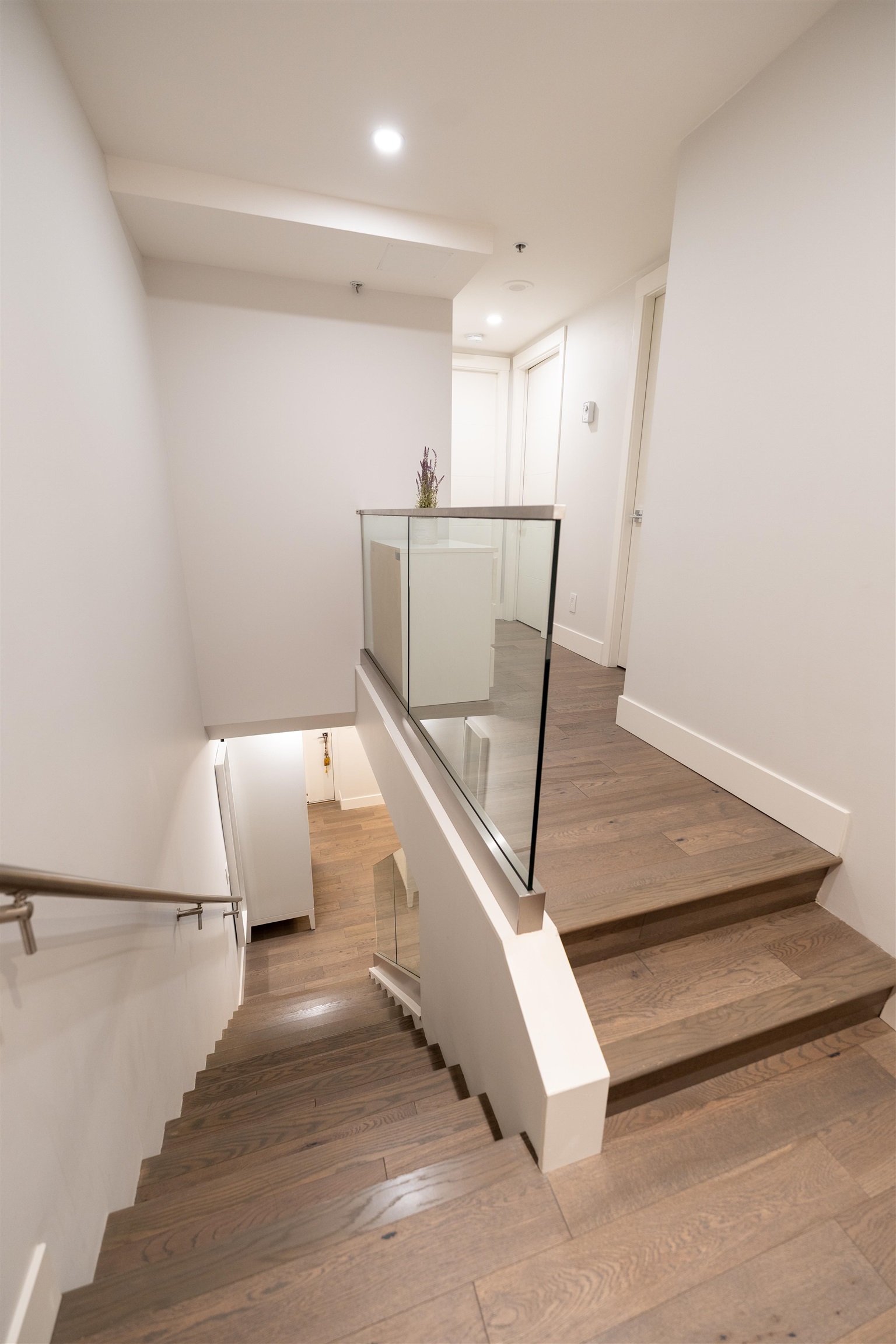 201 289 DRAKE STREET Unit: 201