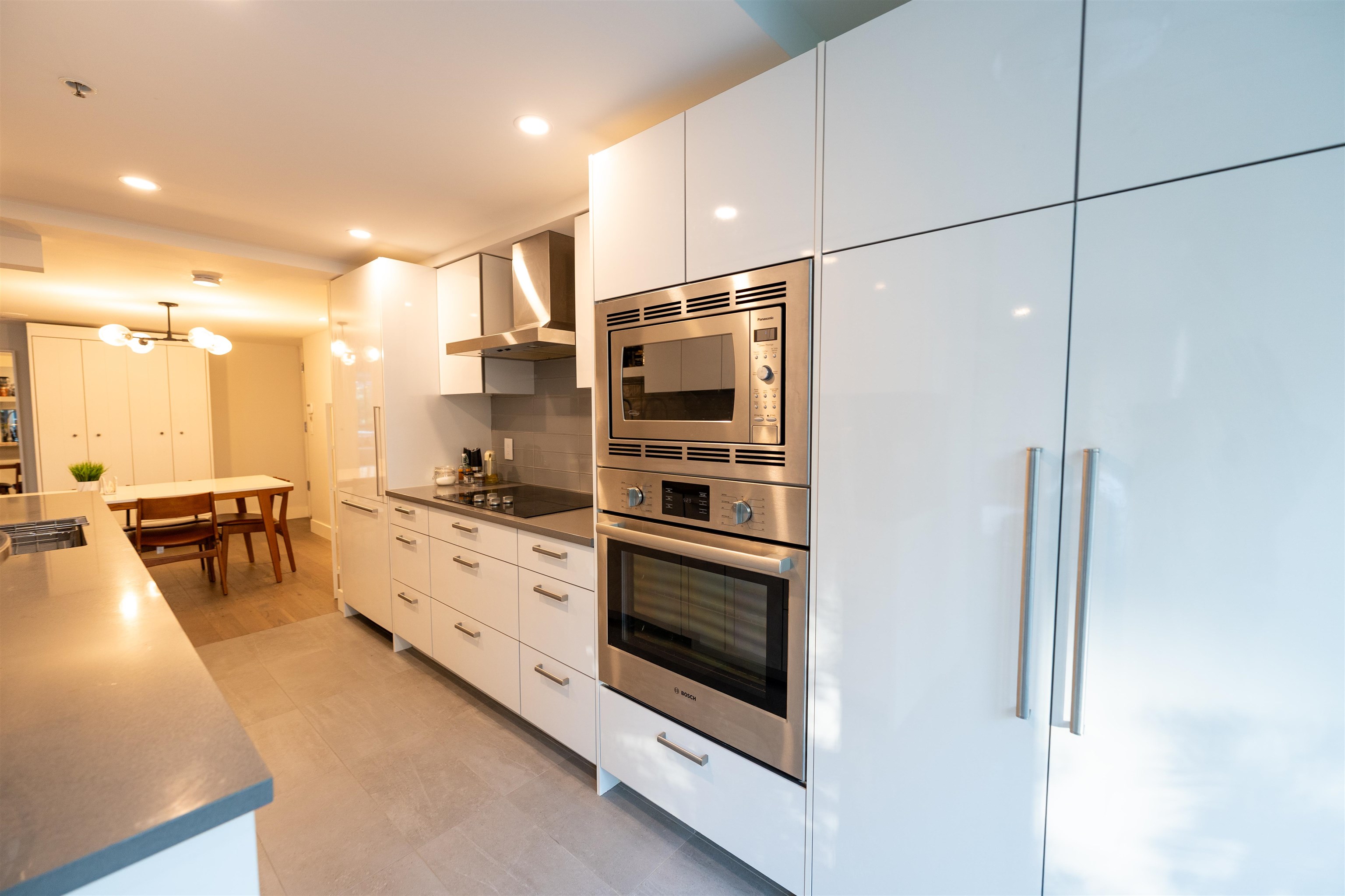 201 289 DRAKE STREET Unit: 201