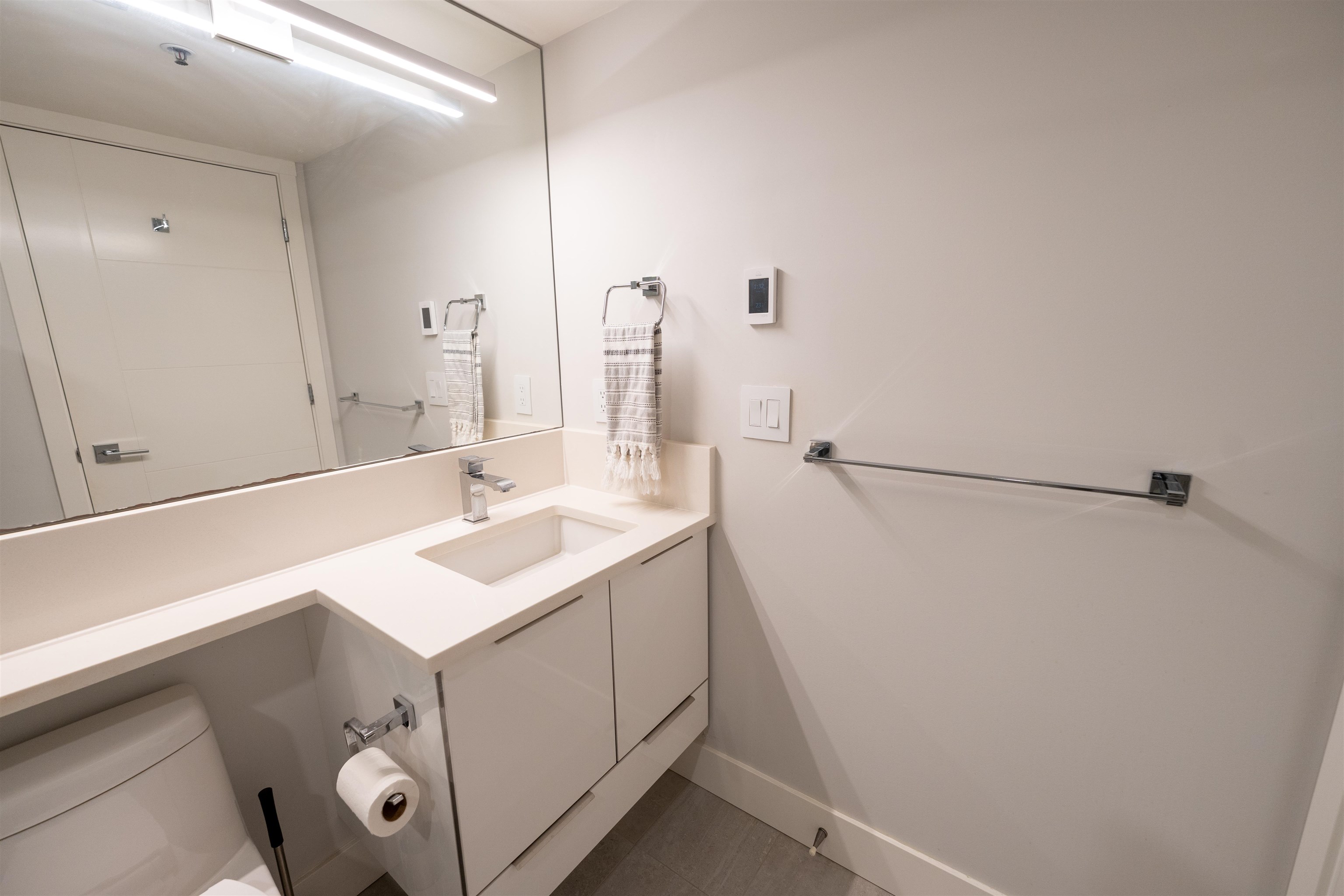 201 289 DRAKE STREET Unit: 201