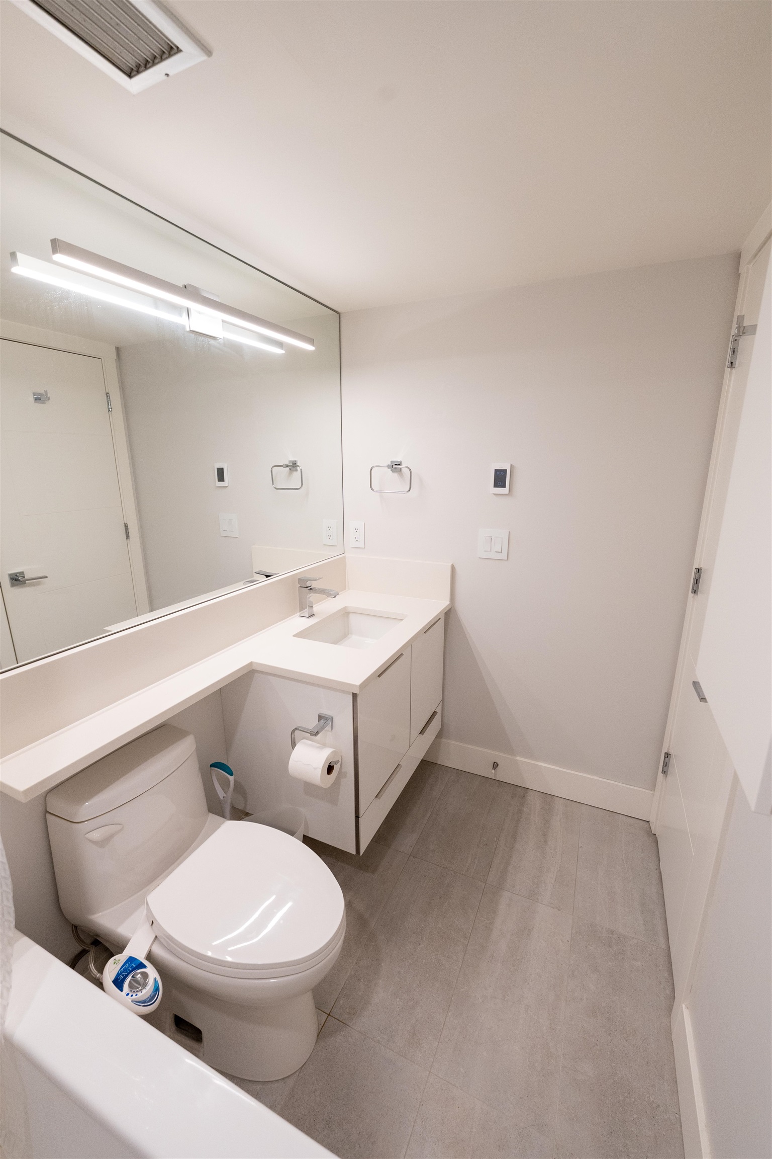201 289 DRAKE STREET Unit: 201