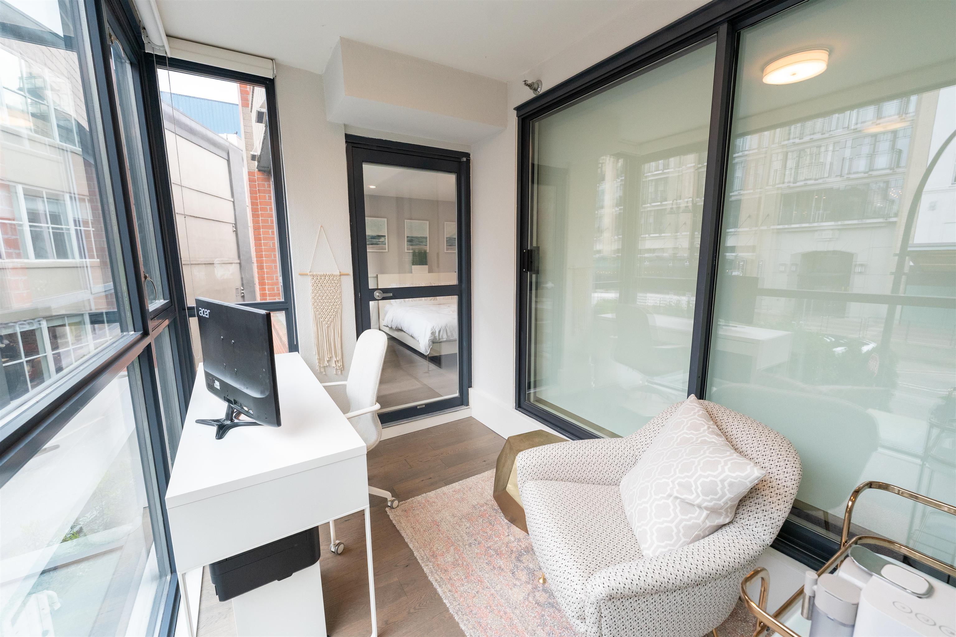 201 289 DRAKE STREET Unit: 201