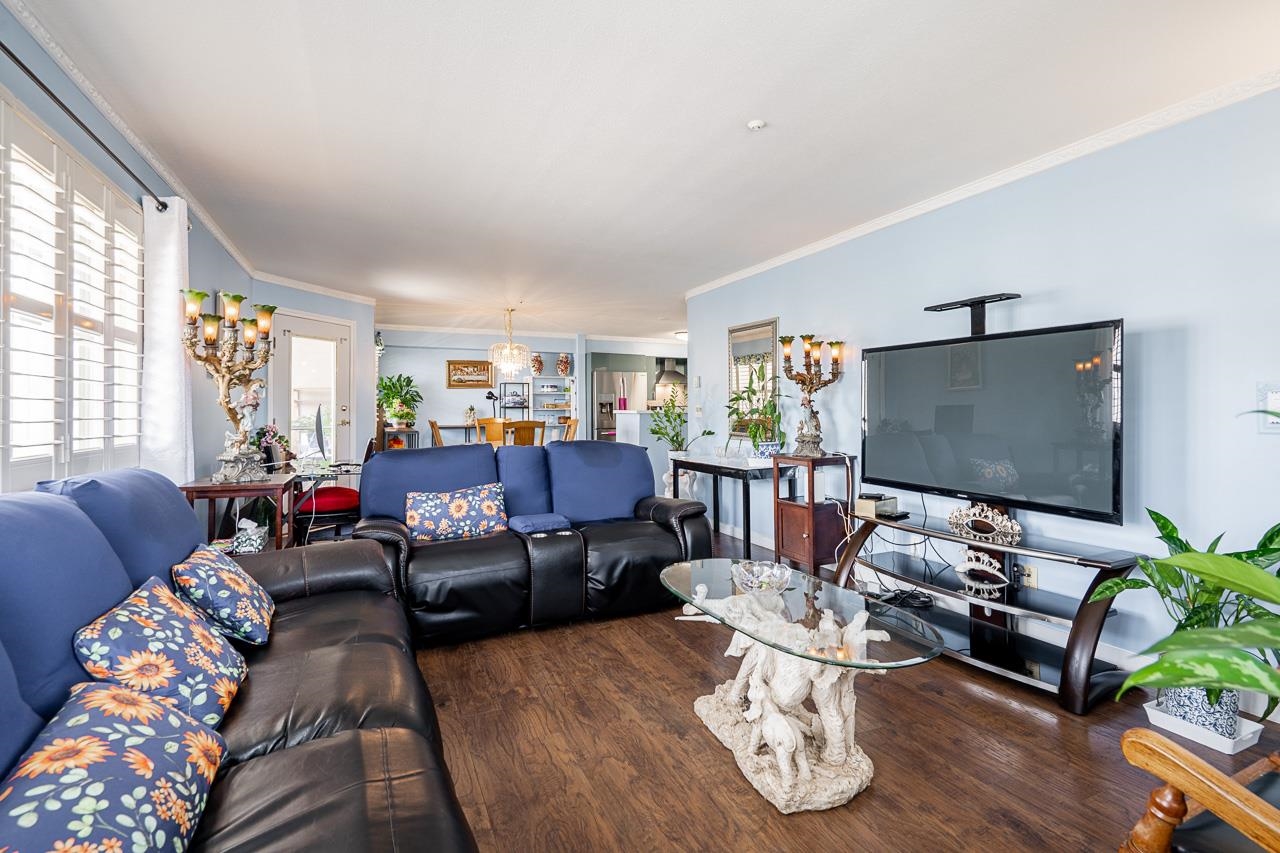 301 19128 FORD ROAD Unit: 301