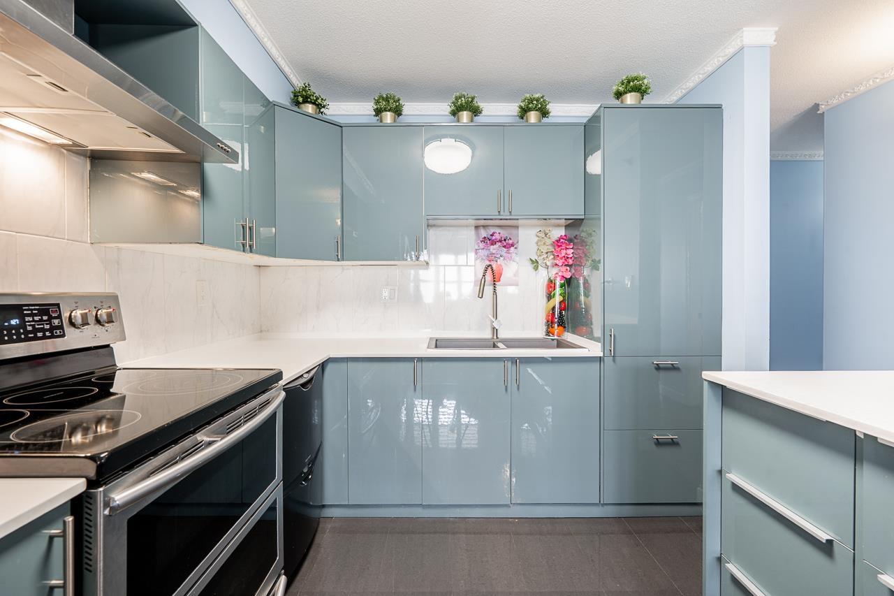 301 19128 FORD ROAD Unit: 301