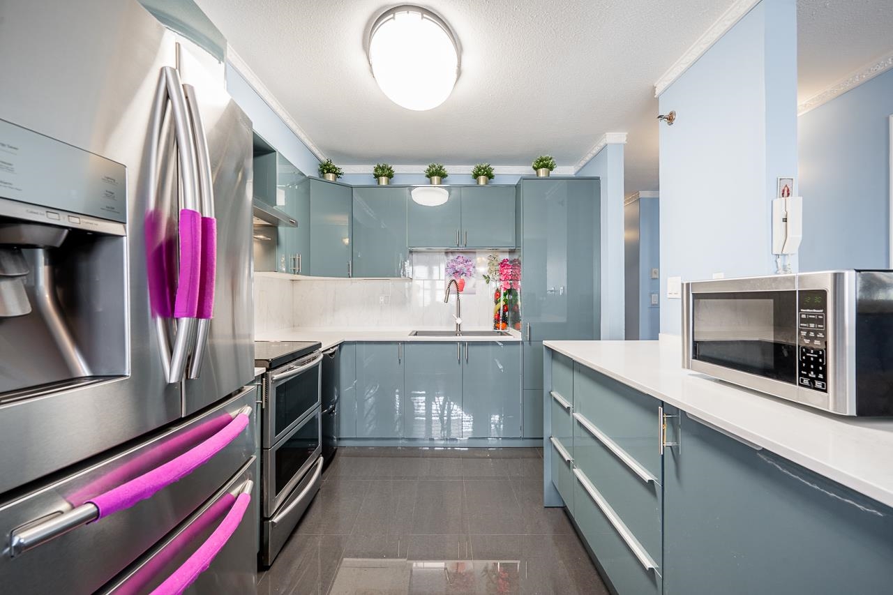 301 19128 FORD ROAD Unit: 301