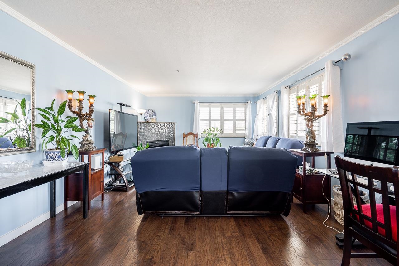 301 19128 FORD ROAD Unit: 301