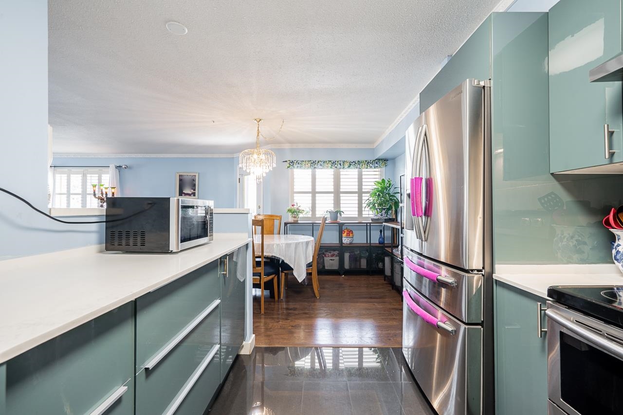 301 19128 FORD ROAD Unit: 301