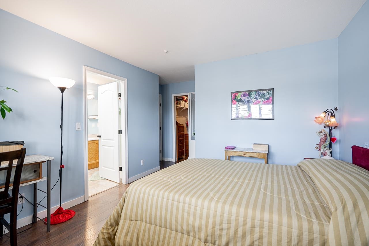 301 19128 FORD ROAD Unit: 301