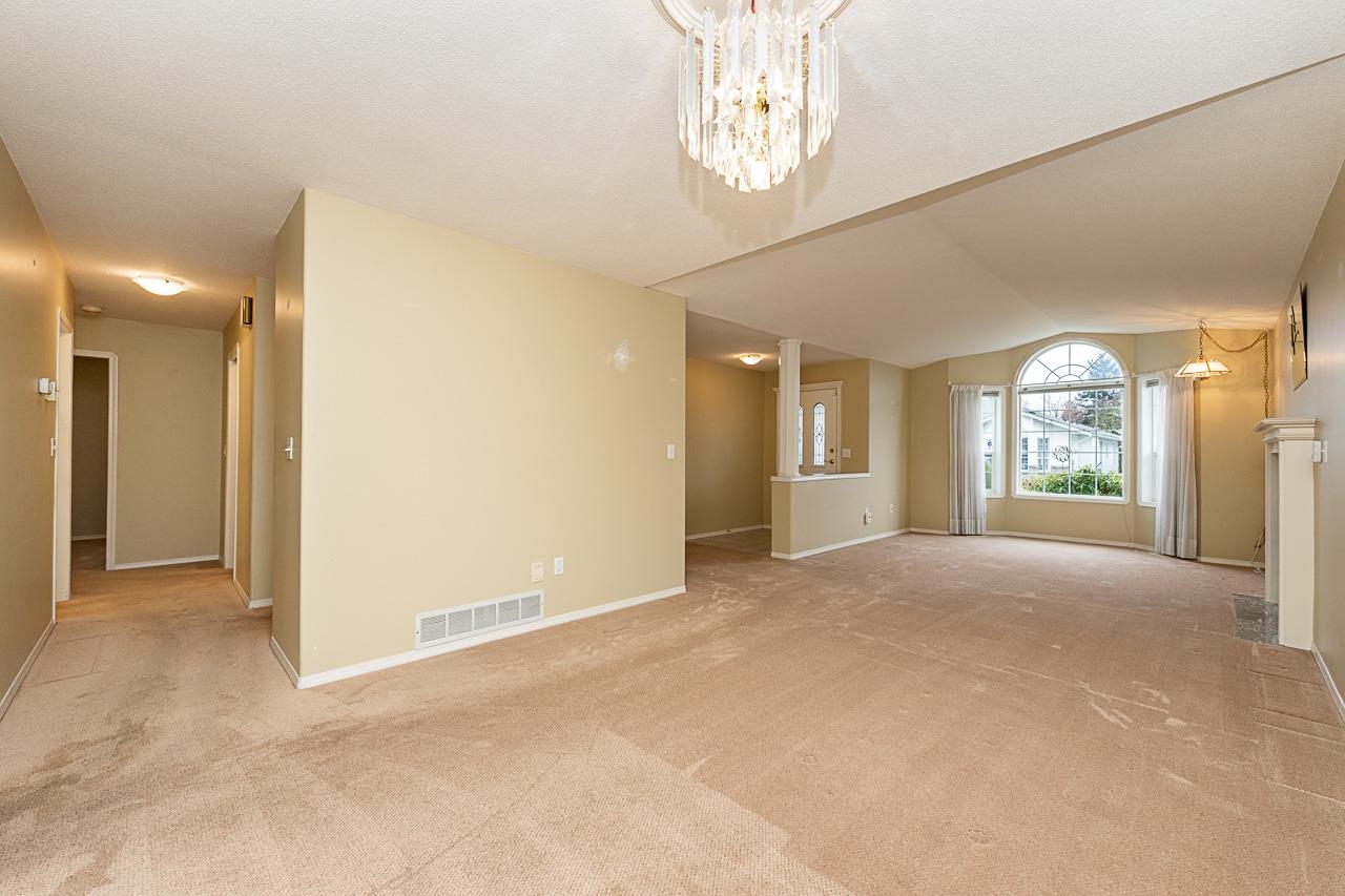 8 9102 HAZEL STREET Unit: 8