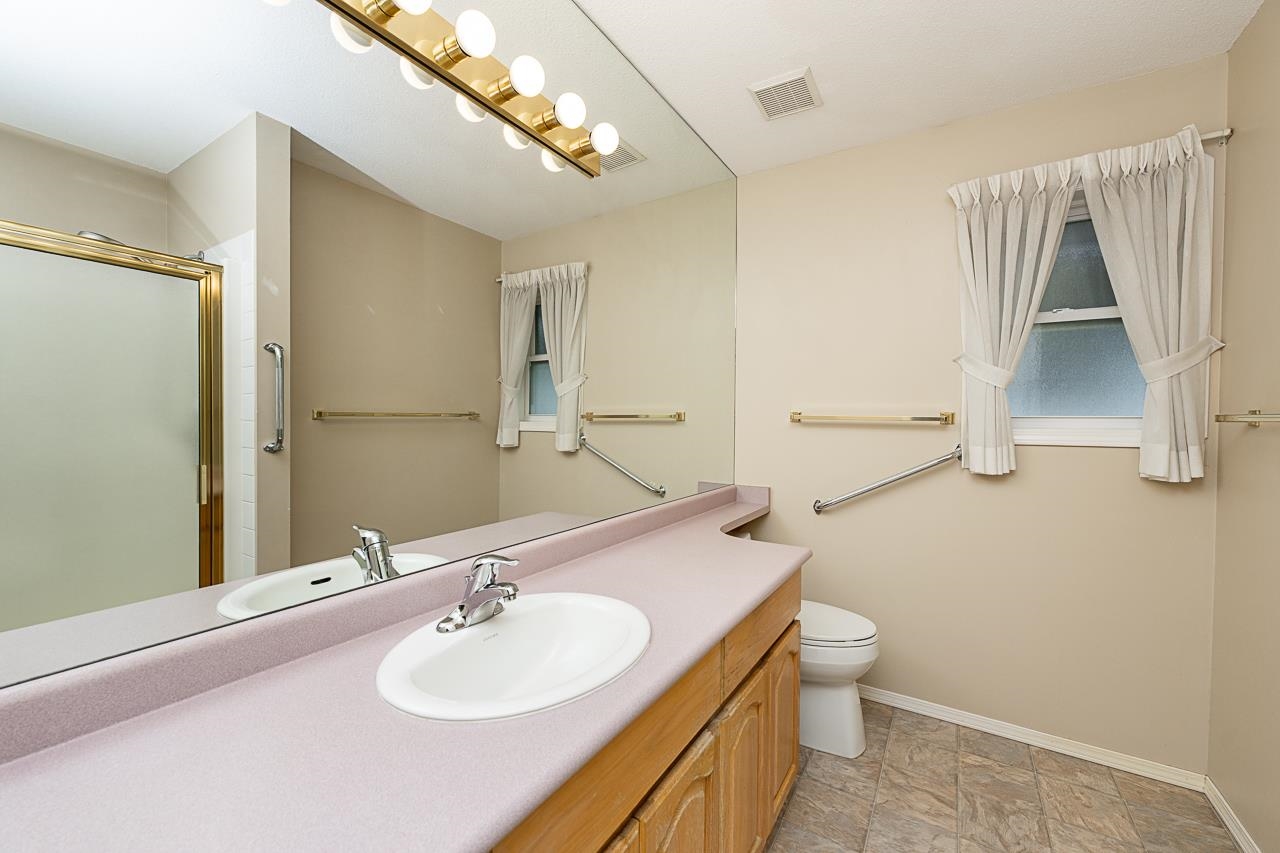 8 9102 HAZEL STREET Unit: 8