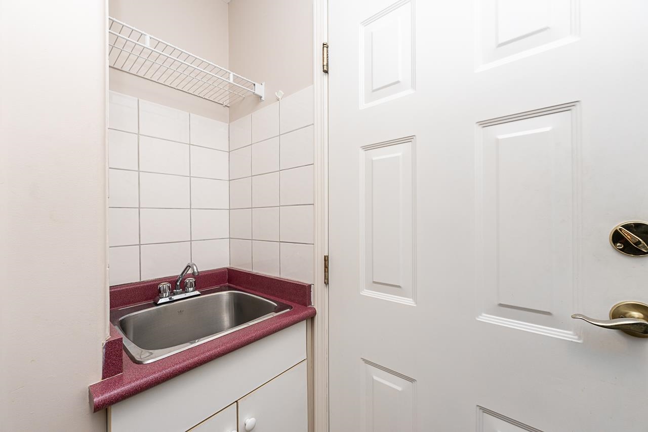8 9102 HAZEL STREET Unit: 8