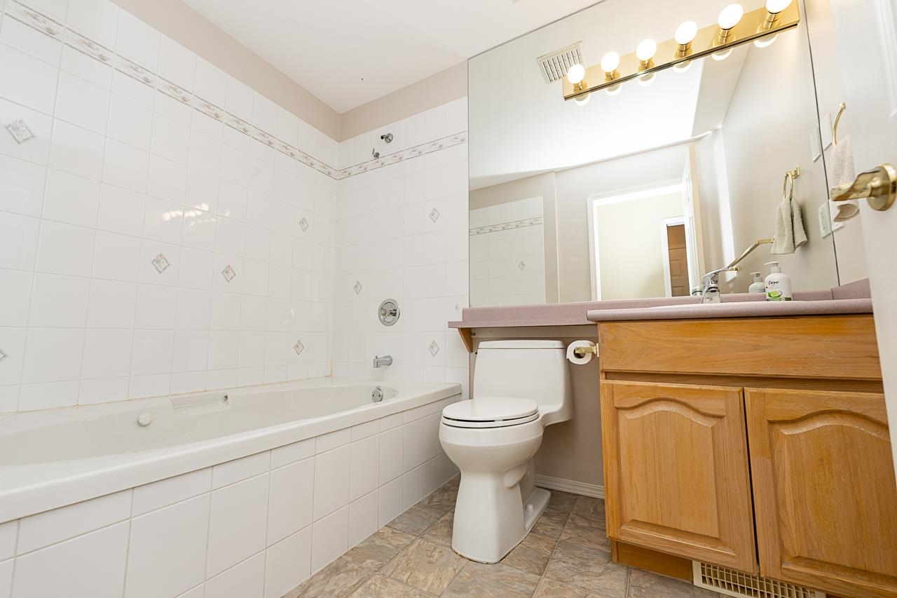 8 9102 HAZEL STREET Unit: 8