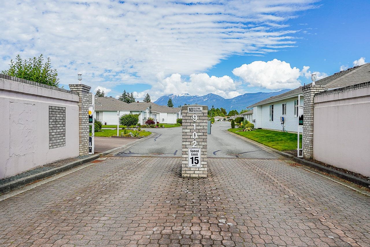 8 9102 HAZEL STREET Unit: 8