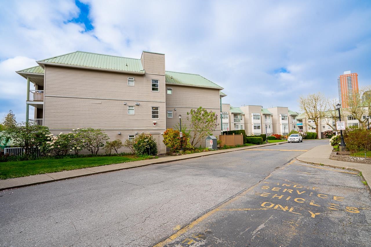 306 9763 140 STREET Unit: 306