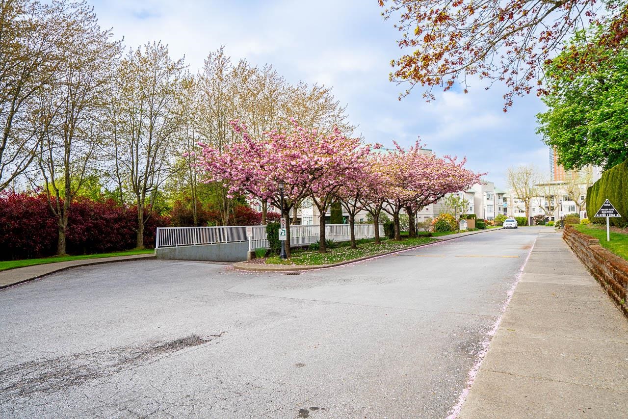 306 9763 140 STREET Unit: 306