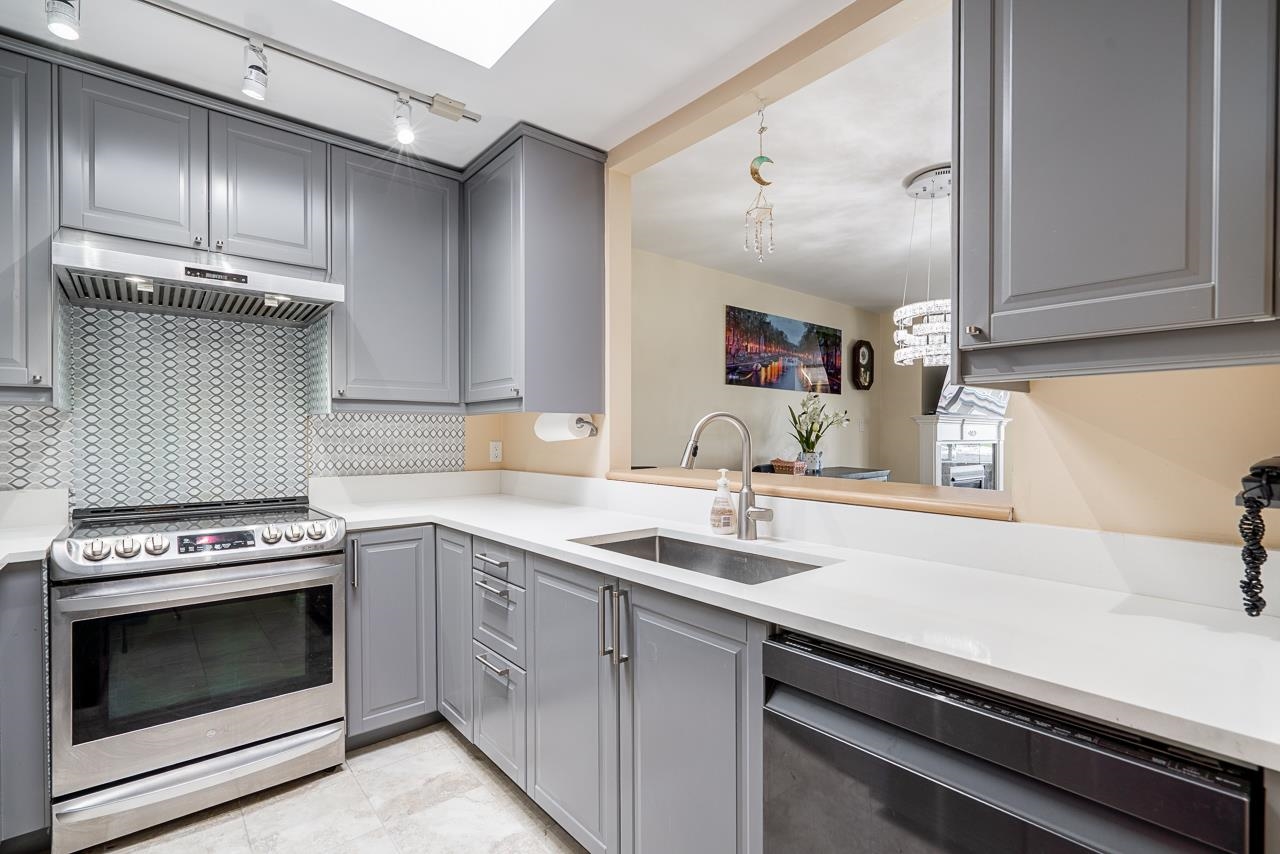 306 9763 140 STREET Unit: 306
