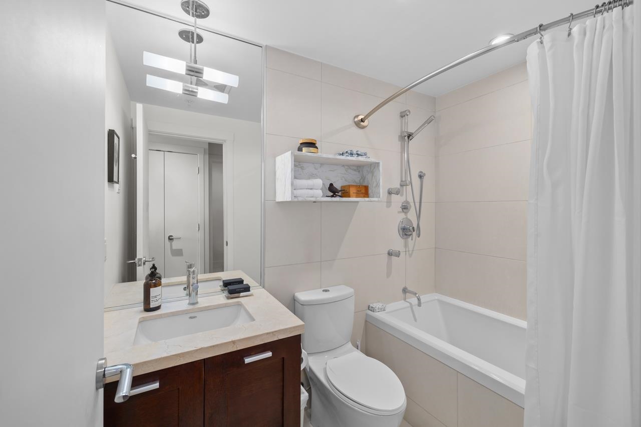 #905 1473 JOHNSTON ROAD Unit: #905