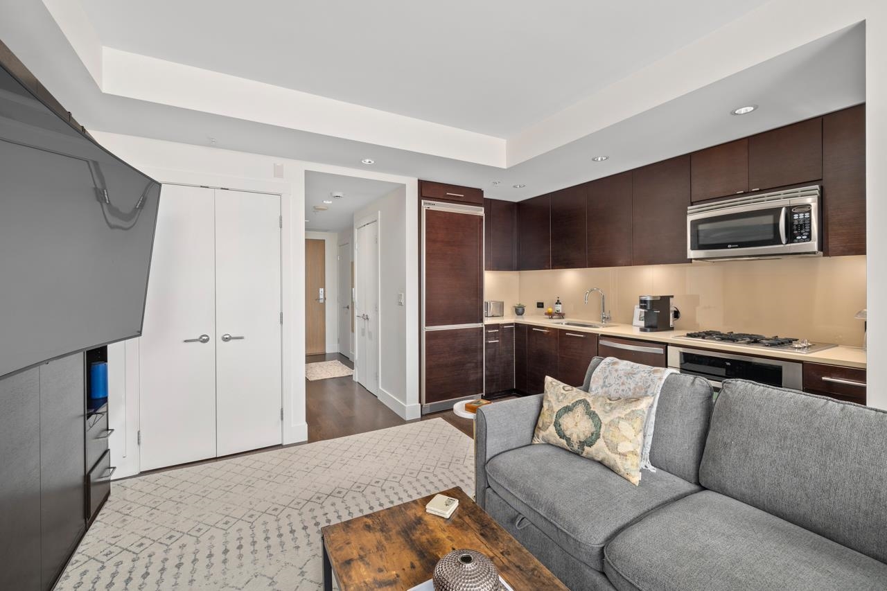 #905 1473 JOHNSTON ROAD Unit: #905