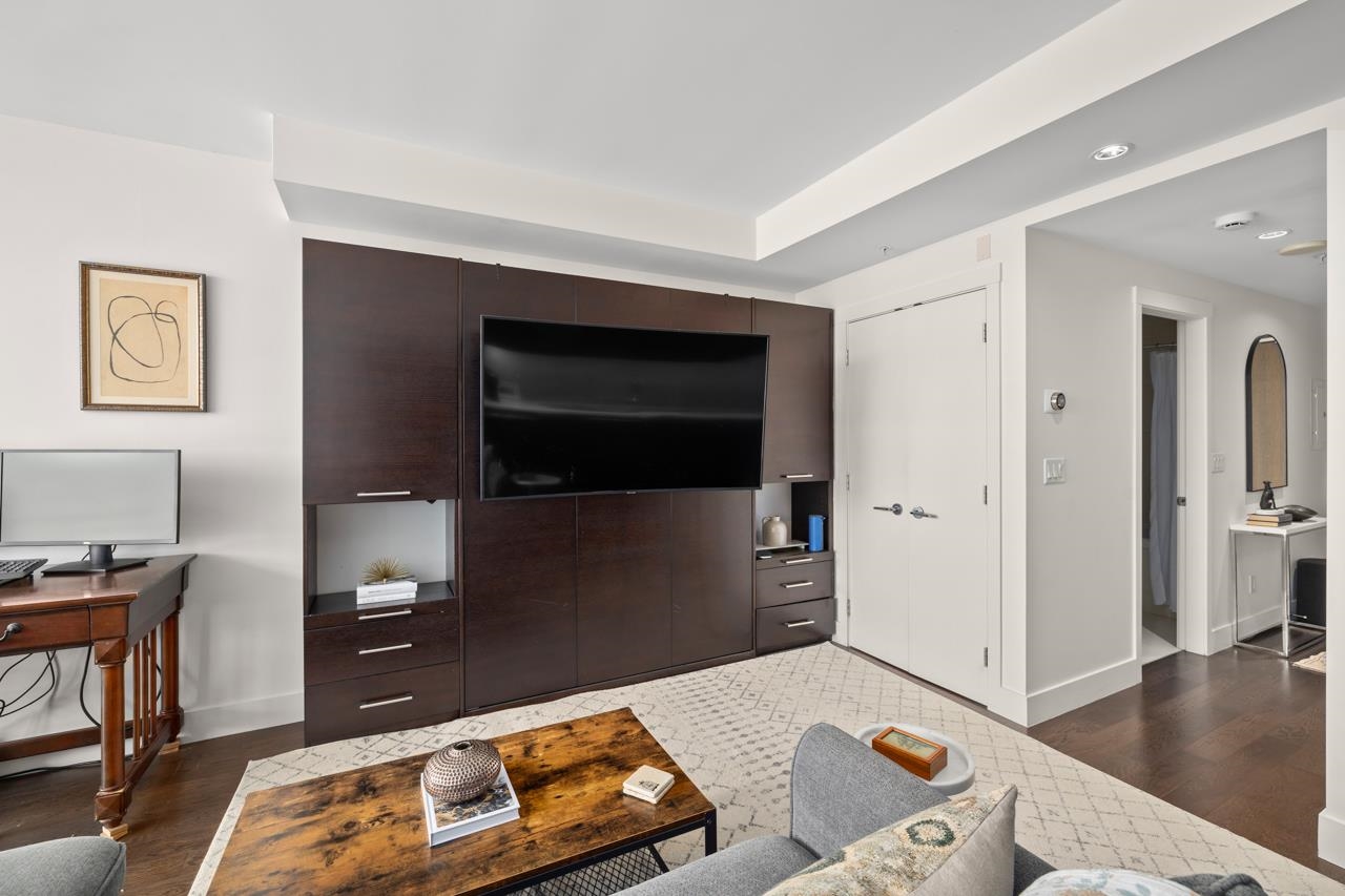 #905 1473 JOHNSTON ROAD Unit: #905