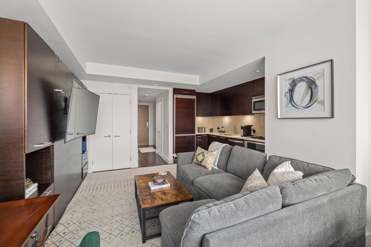 #905 1473 JOHNSTON ROAD Unit: #905
