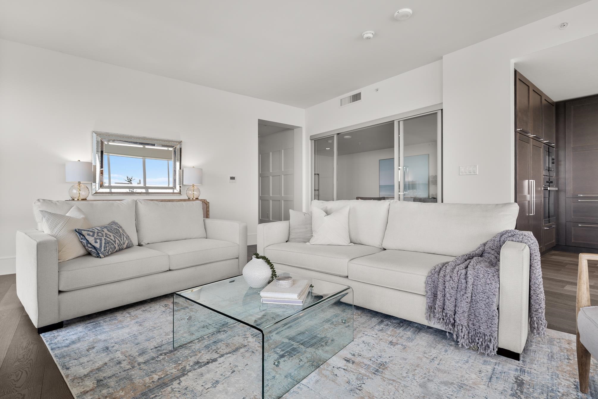 1701 1500 MARTIN STREET Unit: 1701