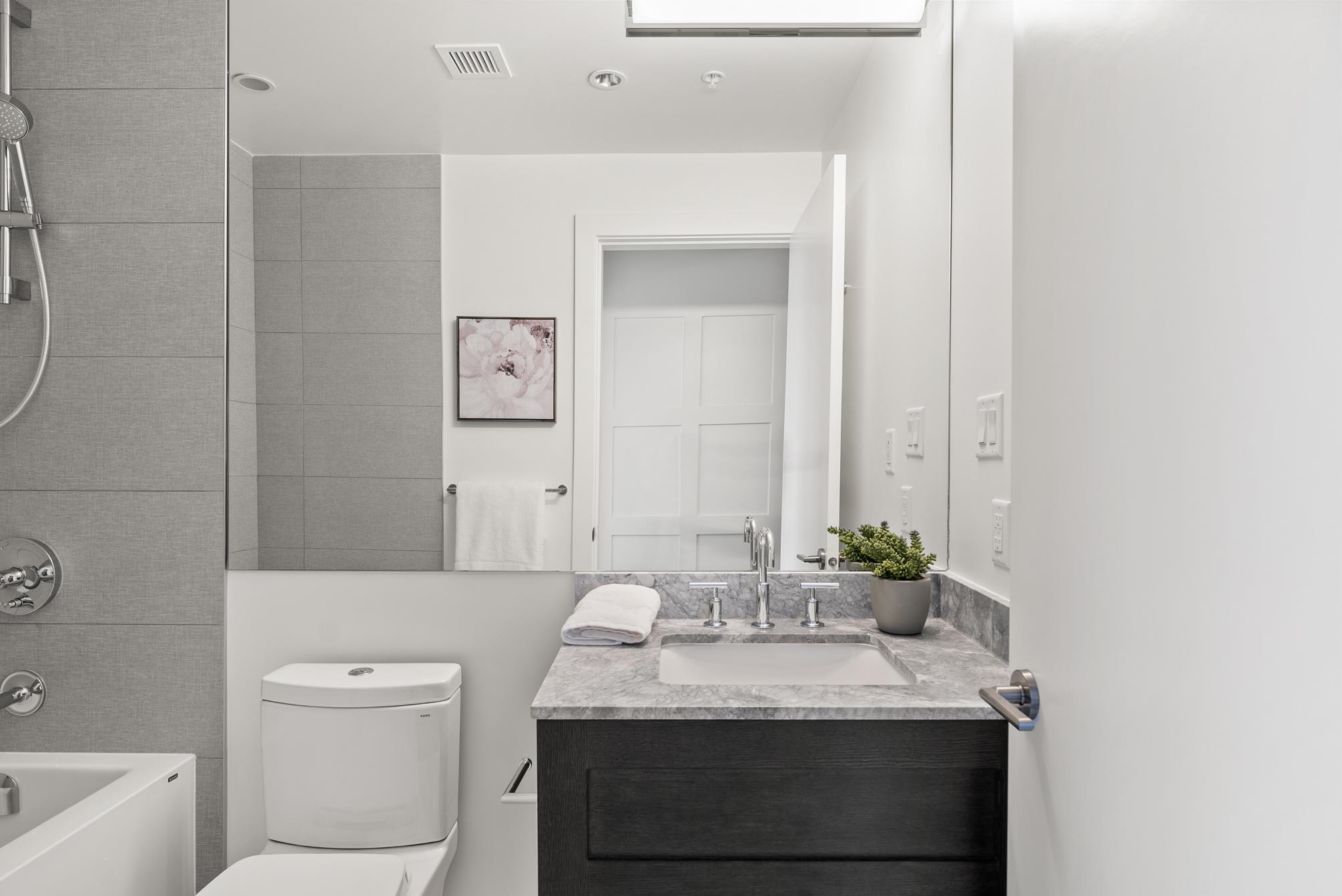 1701 1500 MARTIN STREET Unit: 1701