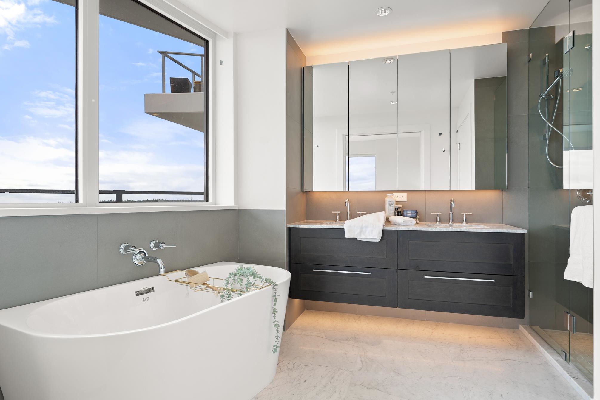 1701 1500 MARTIN STREET Unit: 1701