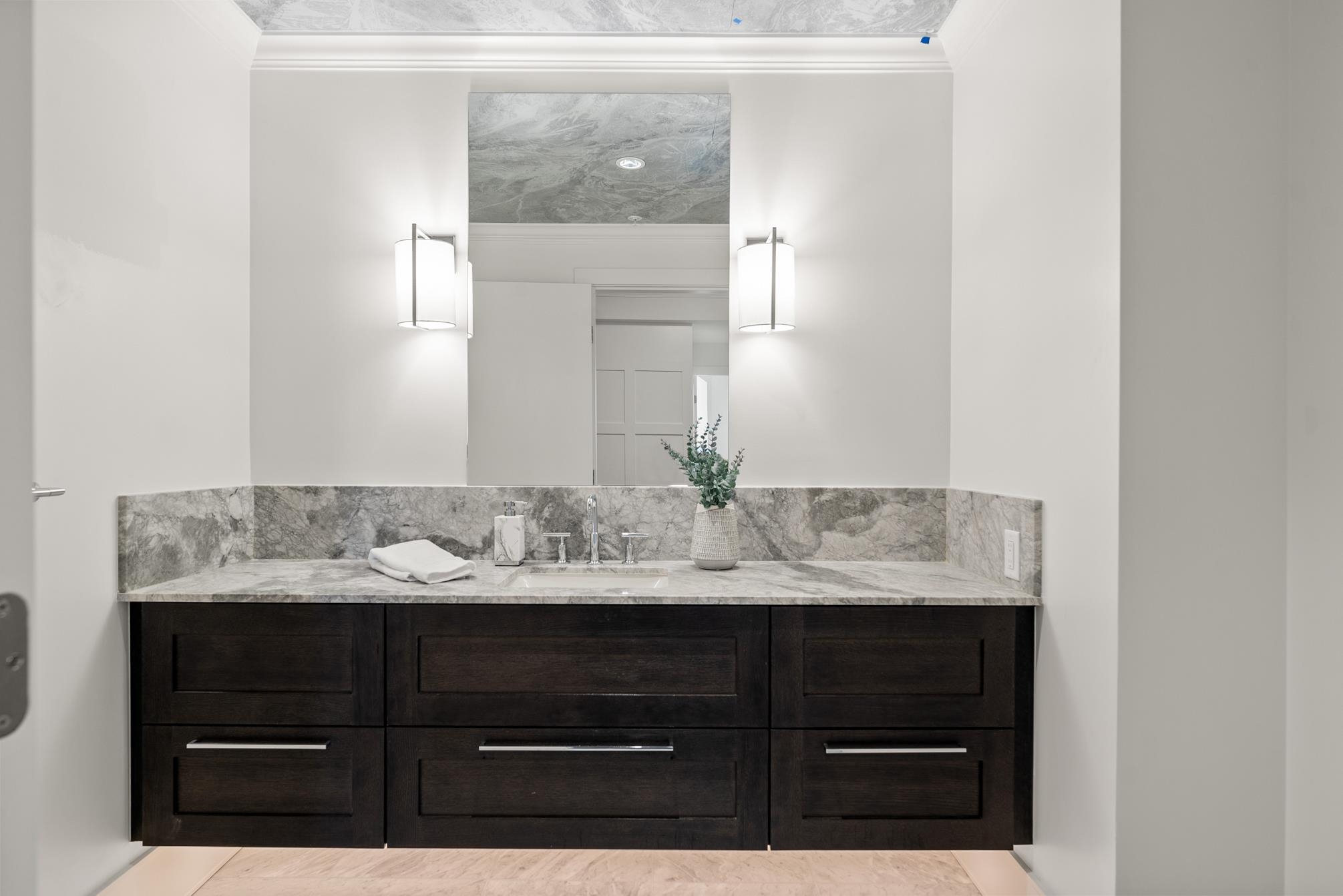 1701 1500 MARTIN STREET Unit: 1701
